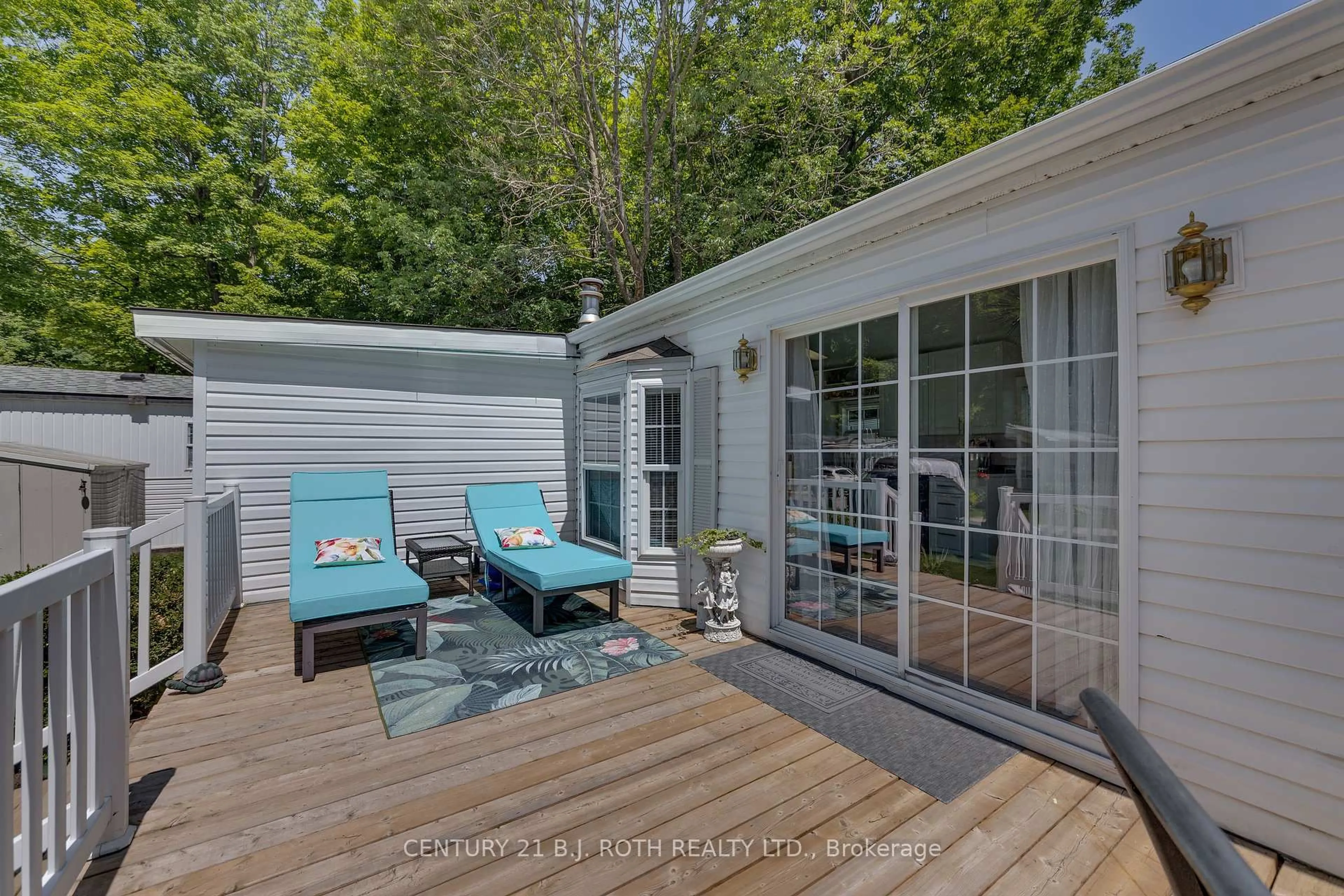 Patio, water/lake/river/ocean view for 1 Malta Ave, Wasaga Beach Ontario L9Z 3A8