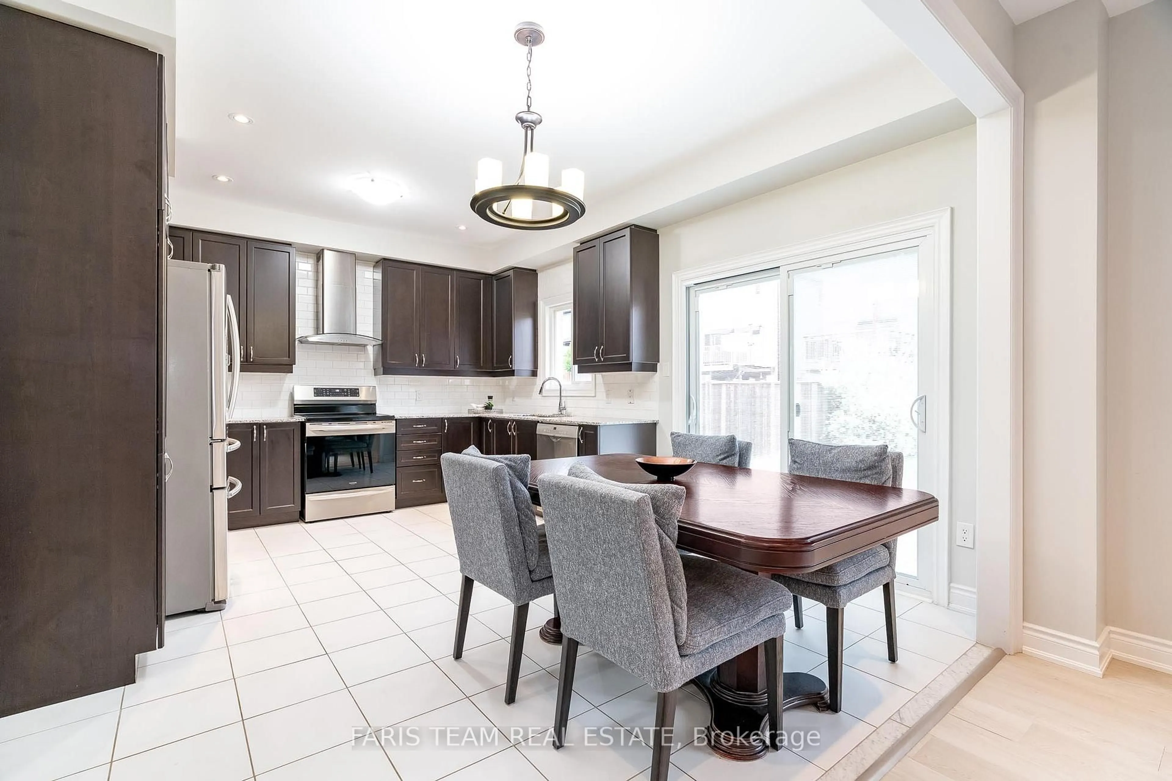 Open concept kitchen, ceramic/tile floor for 48 Majesty Blvd, Barrie Ontario L4M 0E4