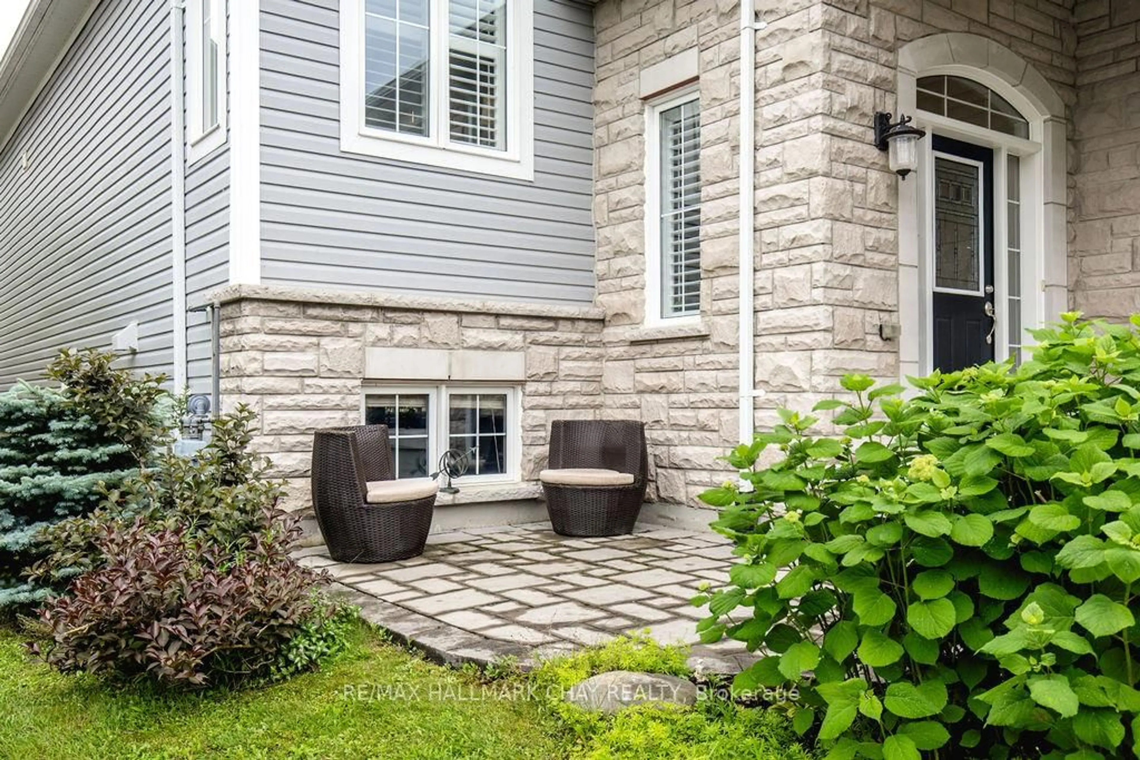 Patio, street for 30 Waterview Rd, Wasaga Beach Ontario L9A 1A4