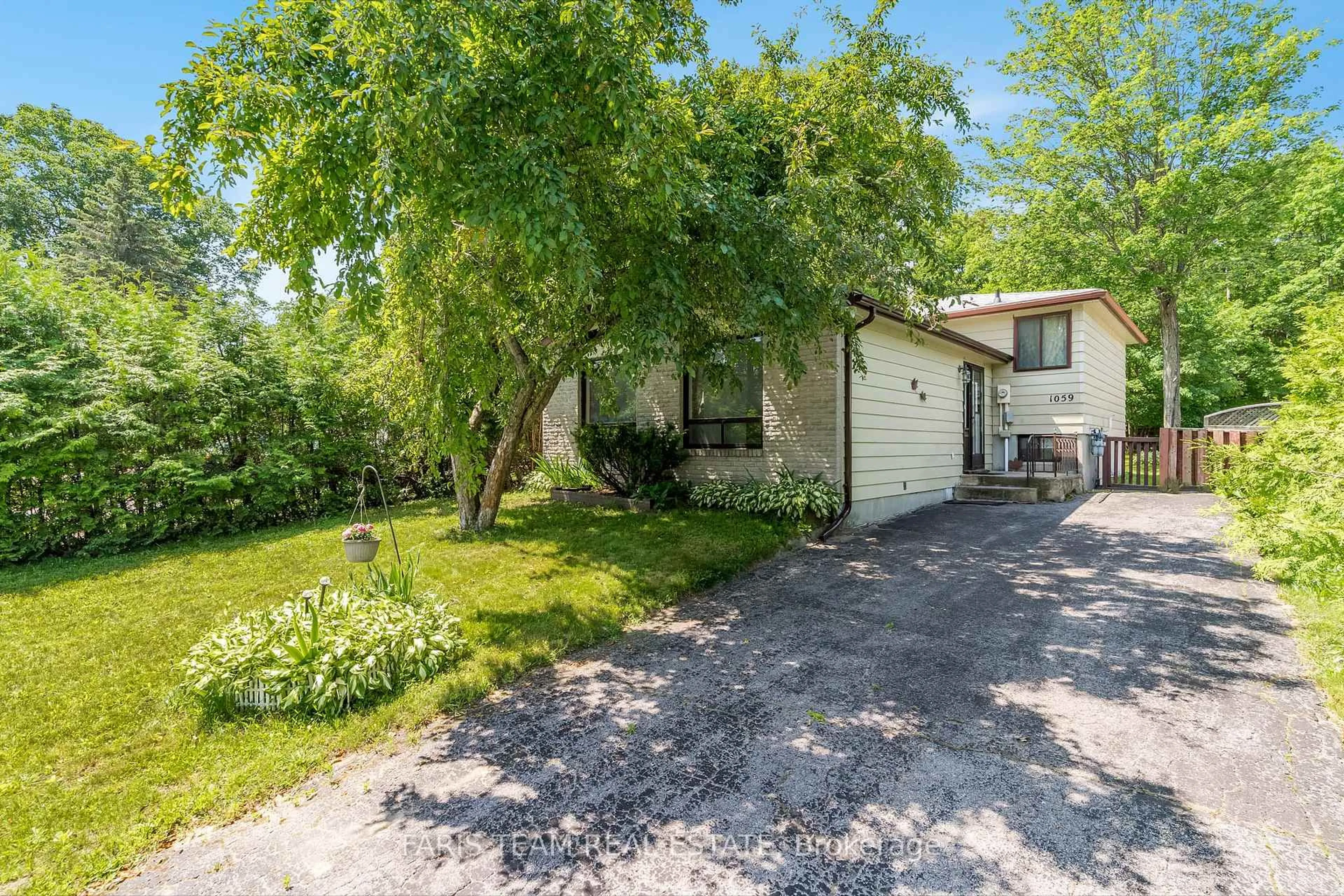 Unknown for 1059 Glen Mhor Cres, Midland Ontario L4R 4P5