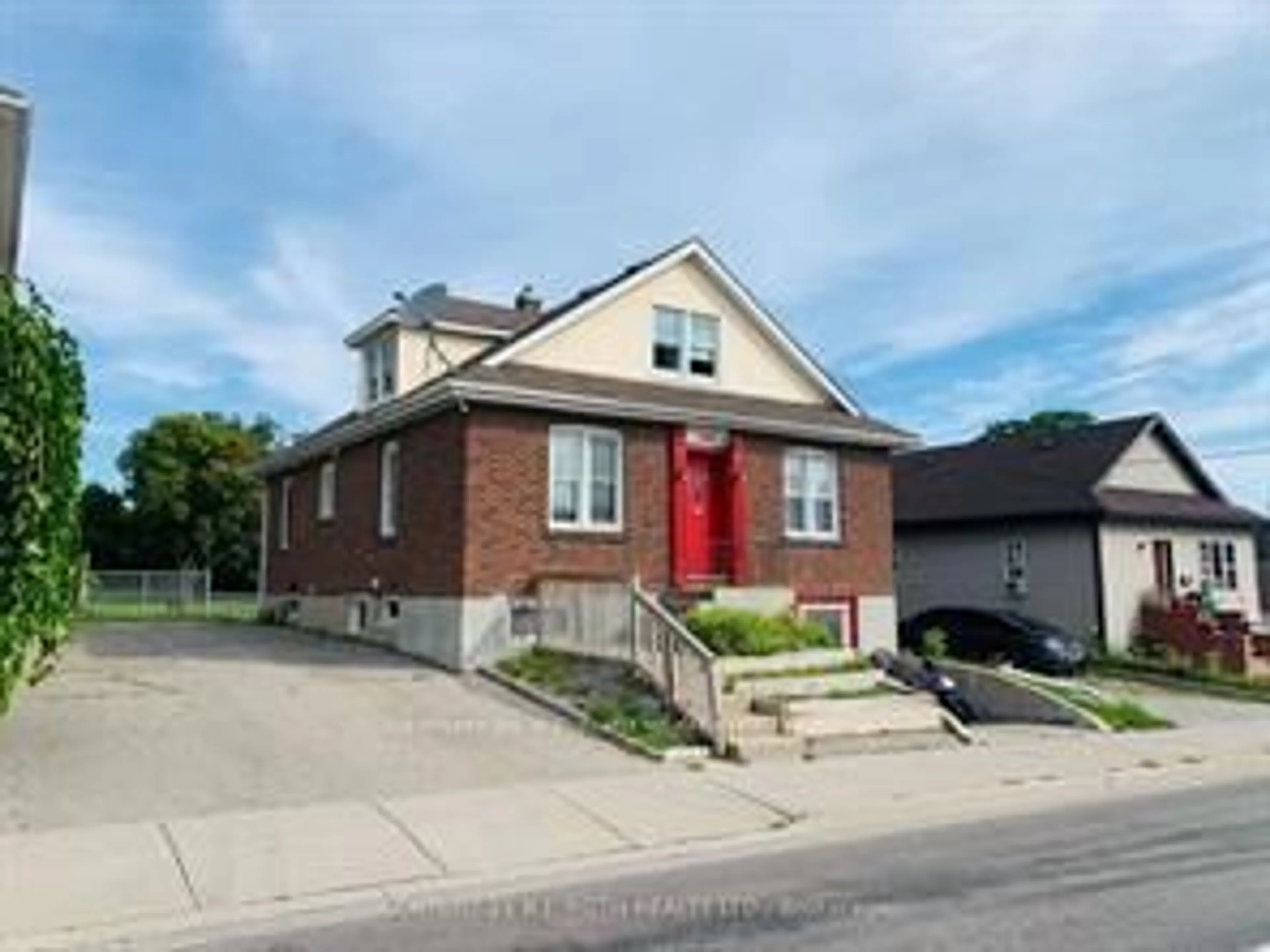Home with brick exterior material, street for 156 Dunlop St, Barrie Ontario L4N 1B2