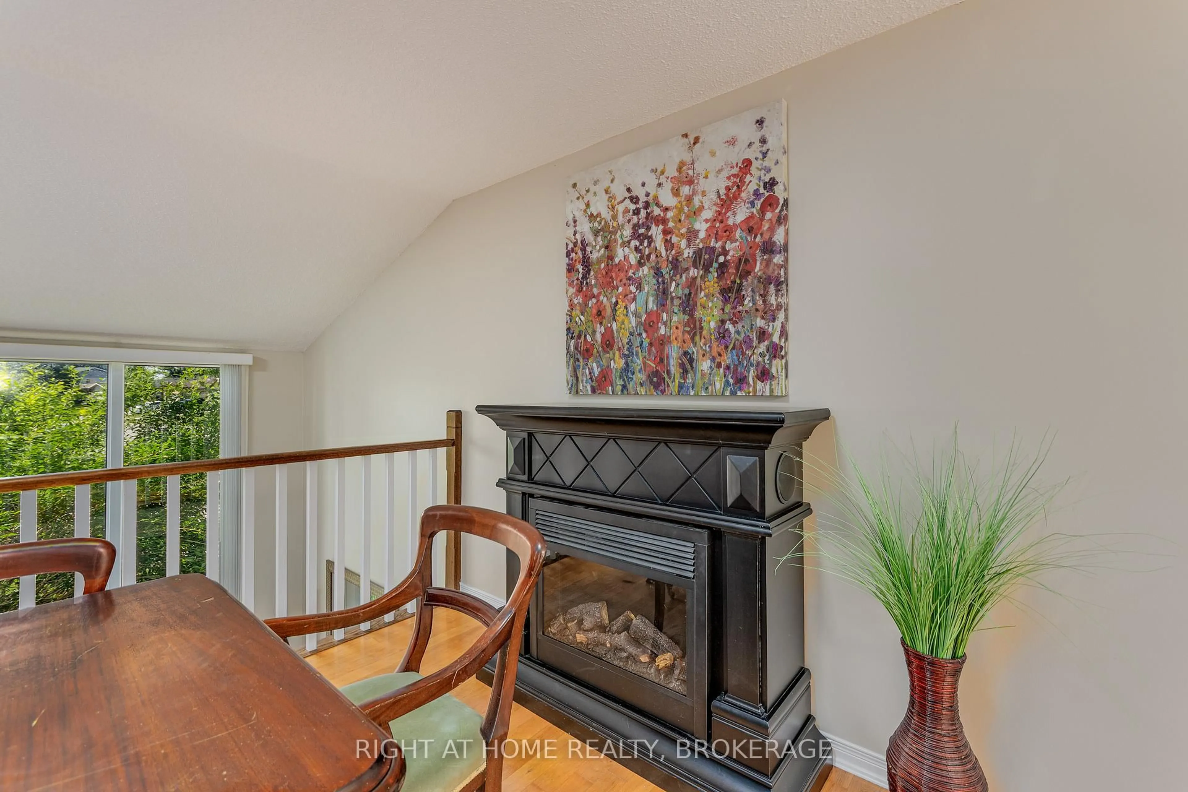Unknown for 136 Hickling Tr, Barrie Ontario L4M 5T6