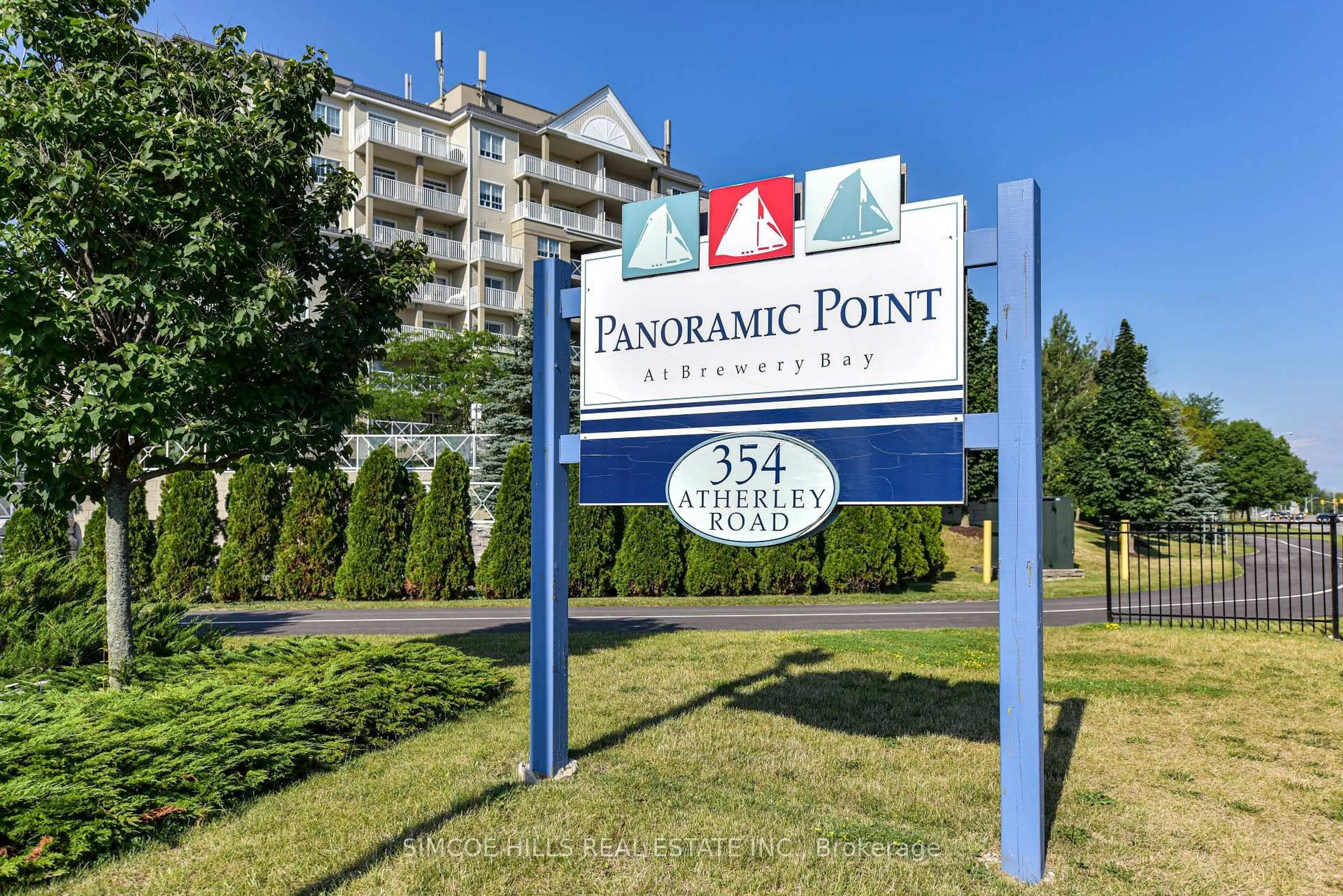 Patio, water/lake/river/ocean view for 354 ATHERLEY Rd #402, Orillia Ontario L3V 0B8