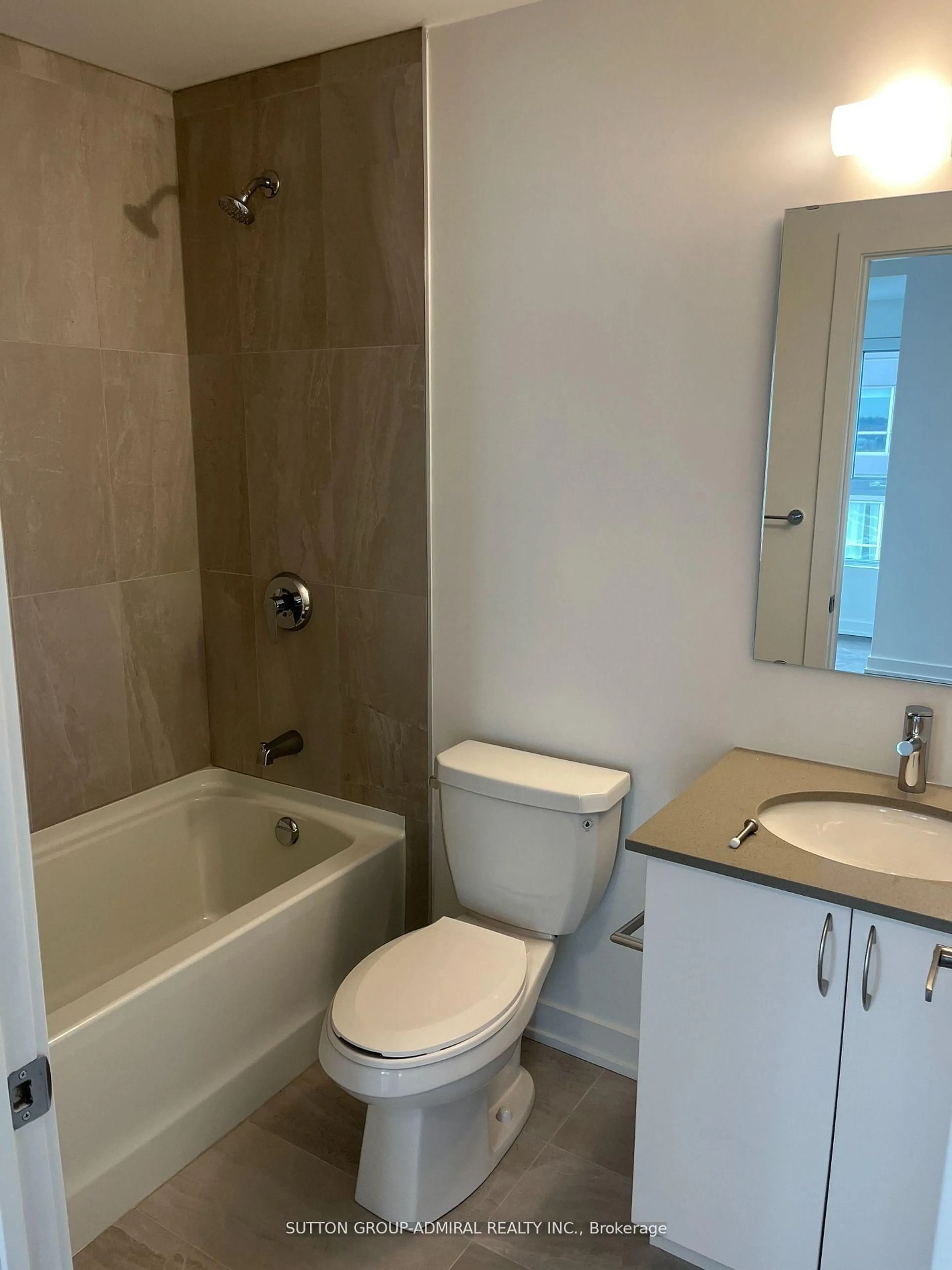 Standard bathroom, unknown for 56 Lakeside Terr, Barrie Ontario L4M 7B9