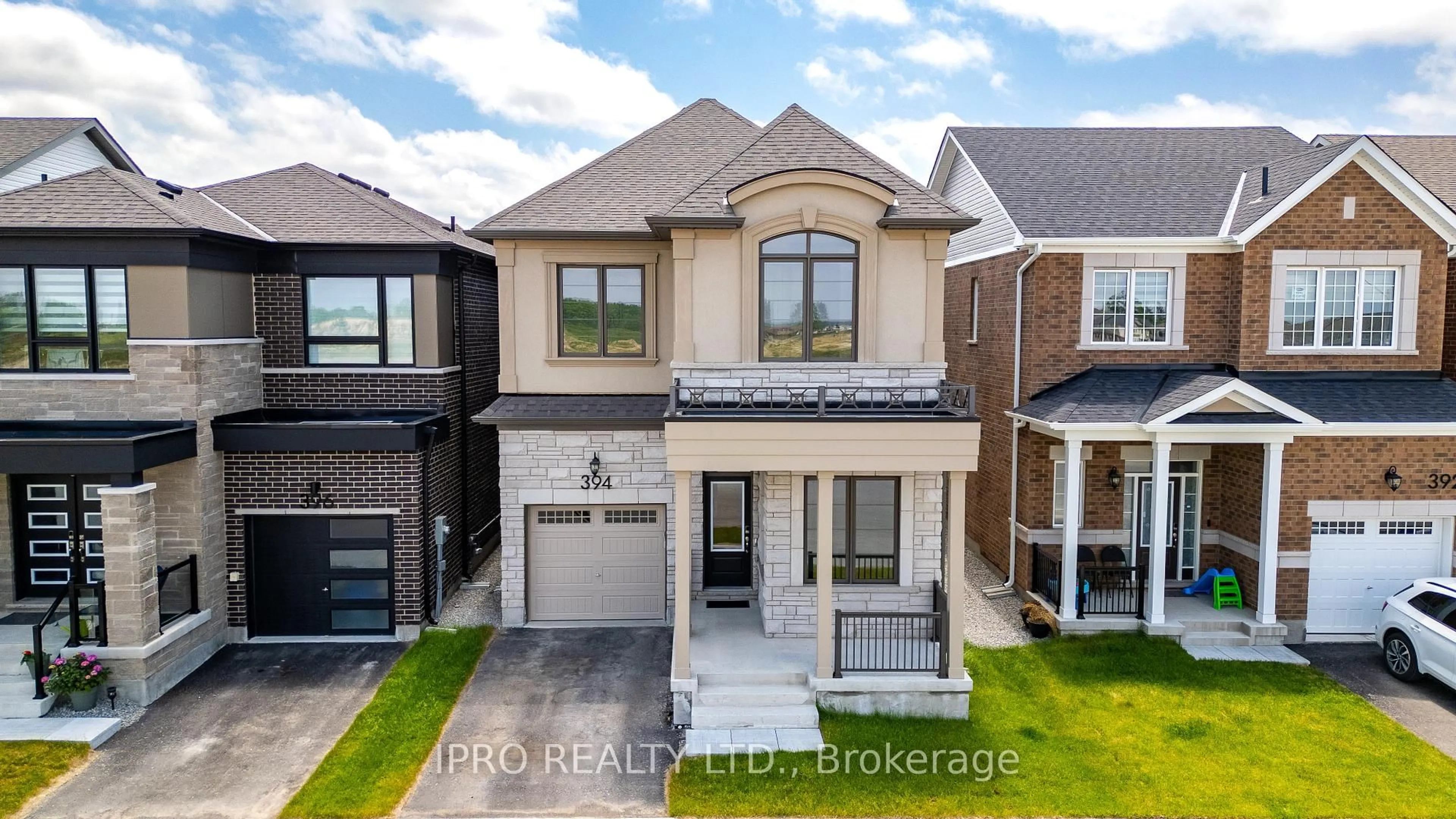 A pic from outside/outdoor area/front of a property/back of a property/a pic from drone, street for 394 Madelaine Dr, Barrie Ontario L9J 0Y5