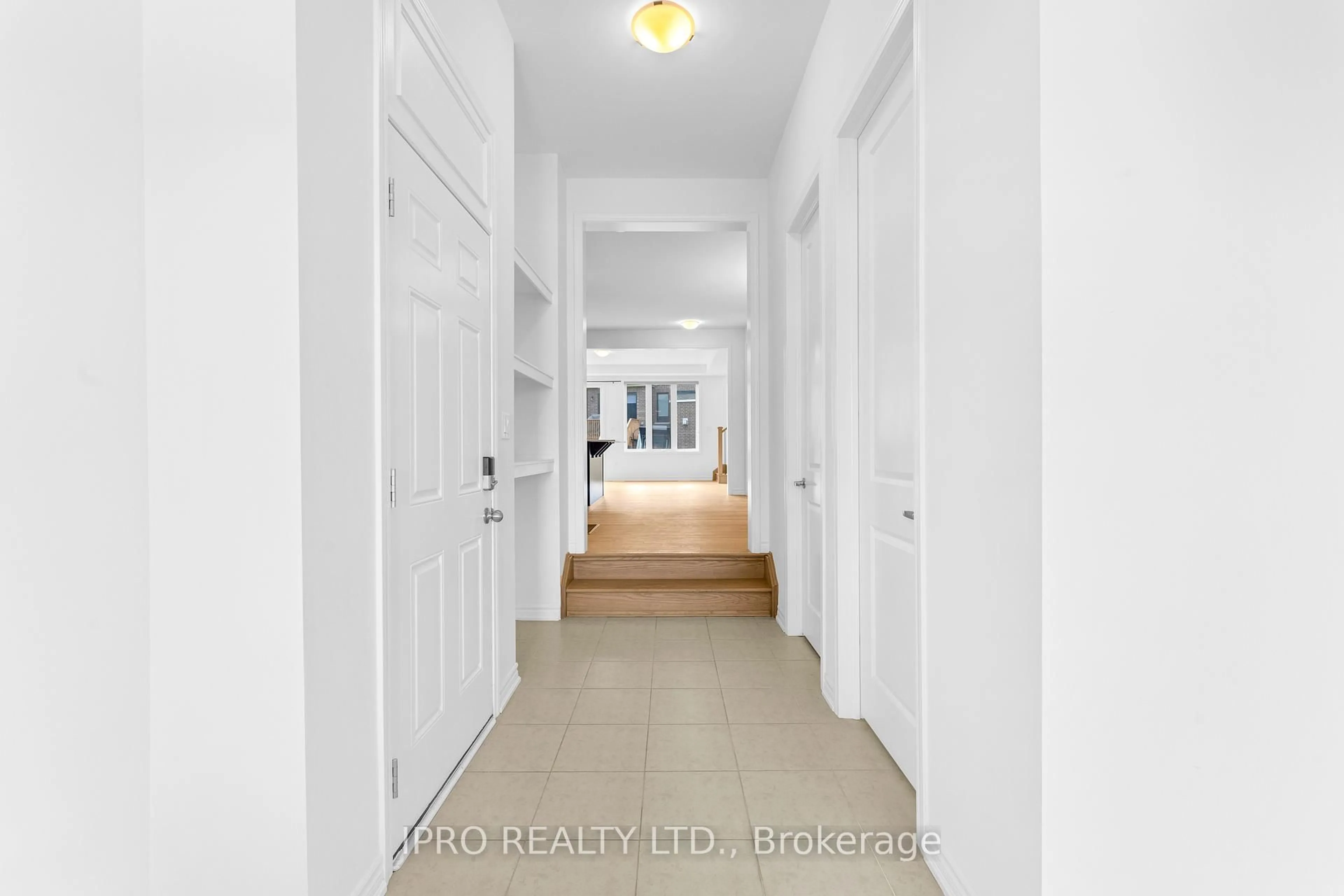 Indoor entryway for 394 Madelaine Dr, Barrie Ontario L9J 0Y5