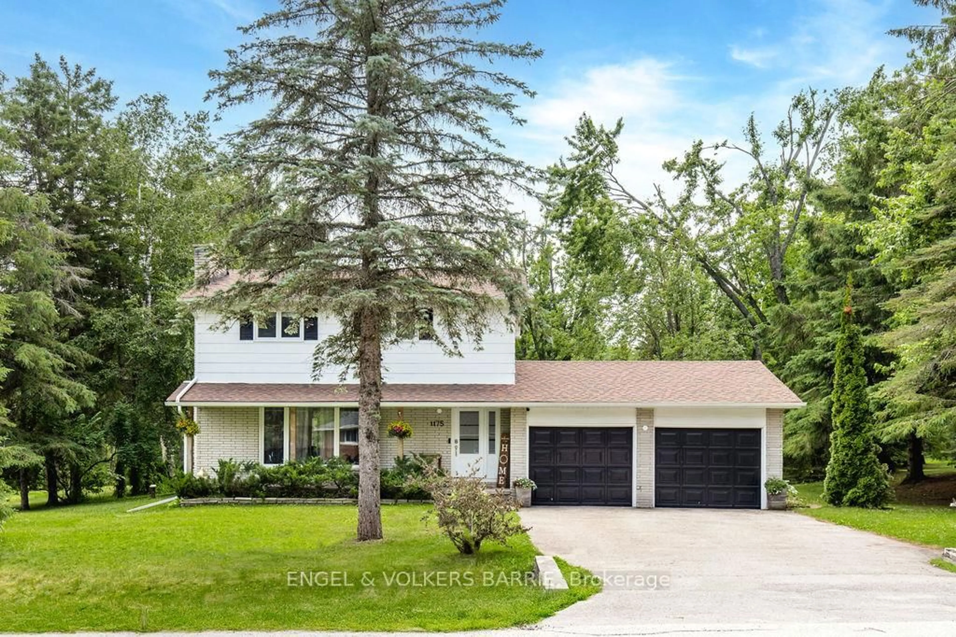 Home with vinyl exterior material, street for 1175 Carson Rd, Springwater Ontario L4M 4S5