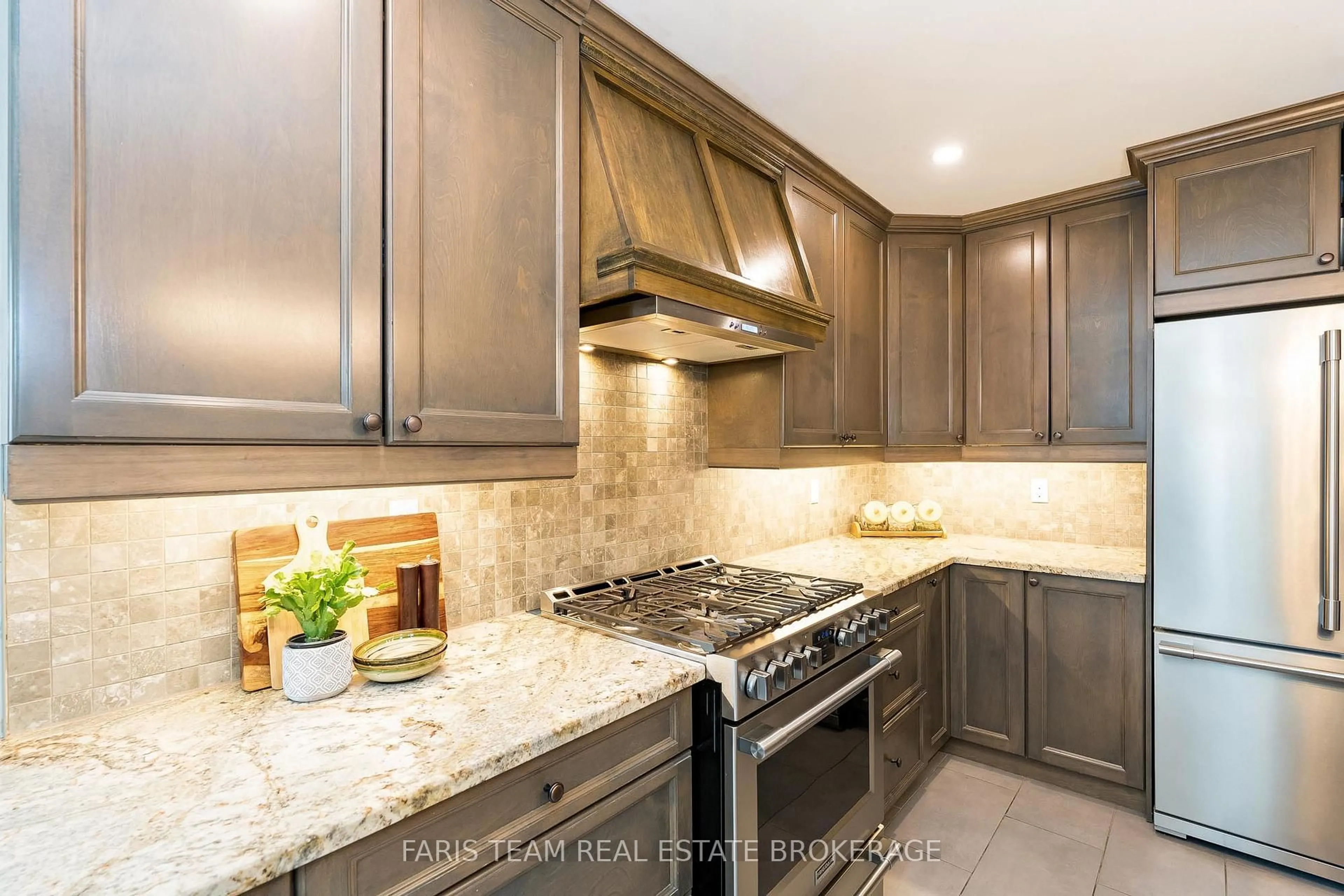 Contemporary kitchen, ceramic/tile floor for 41 McDougall Dr, Barrie Ontario L4N 7H7