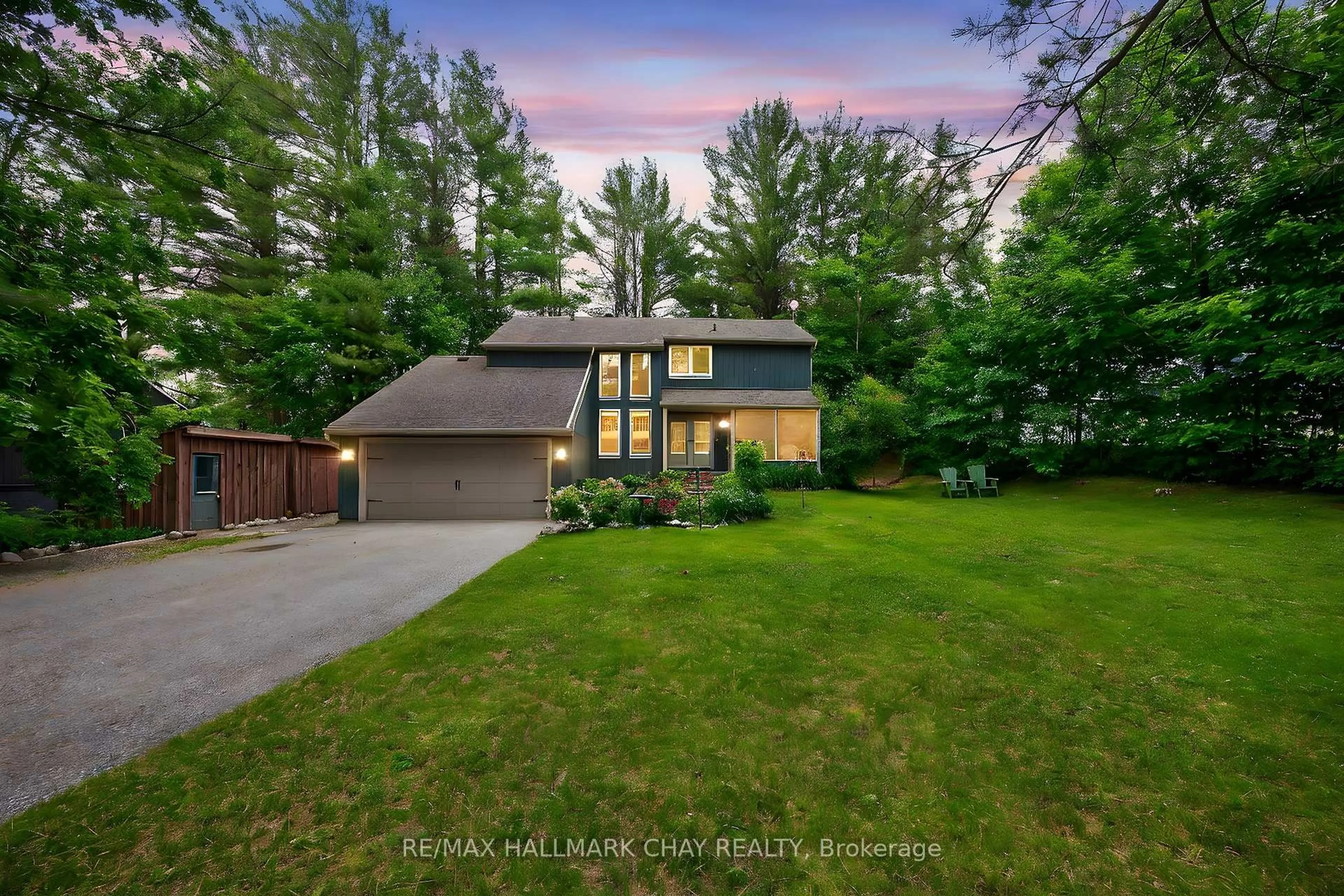 A pic from outside/outdoor area/front of a property/back of a property/a pic from drone, unknown for 11 Sumac Cres, Oro-Medonte Ontario L0K 1E0