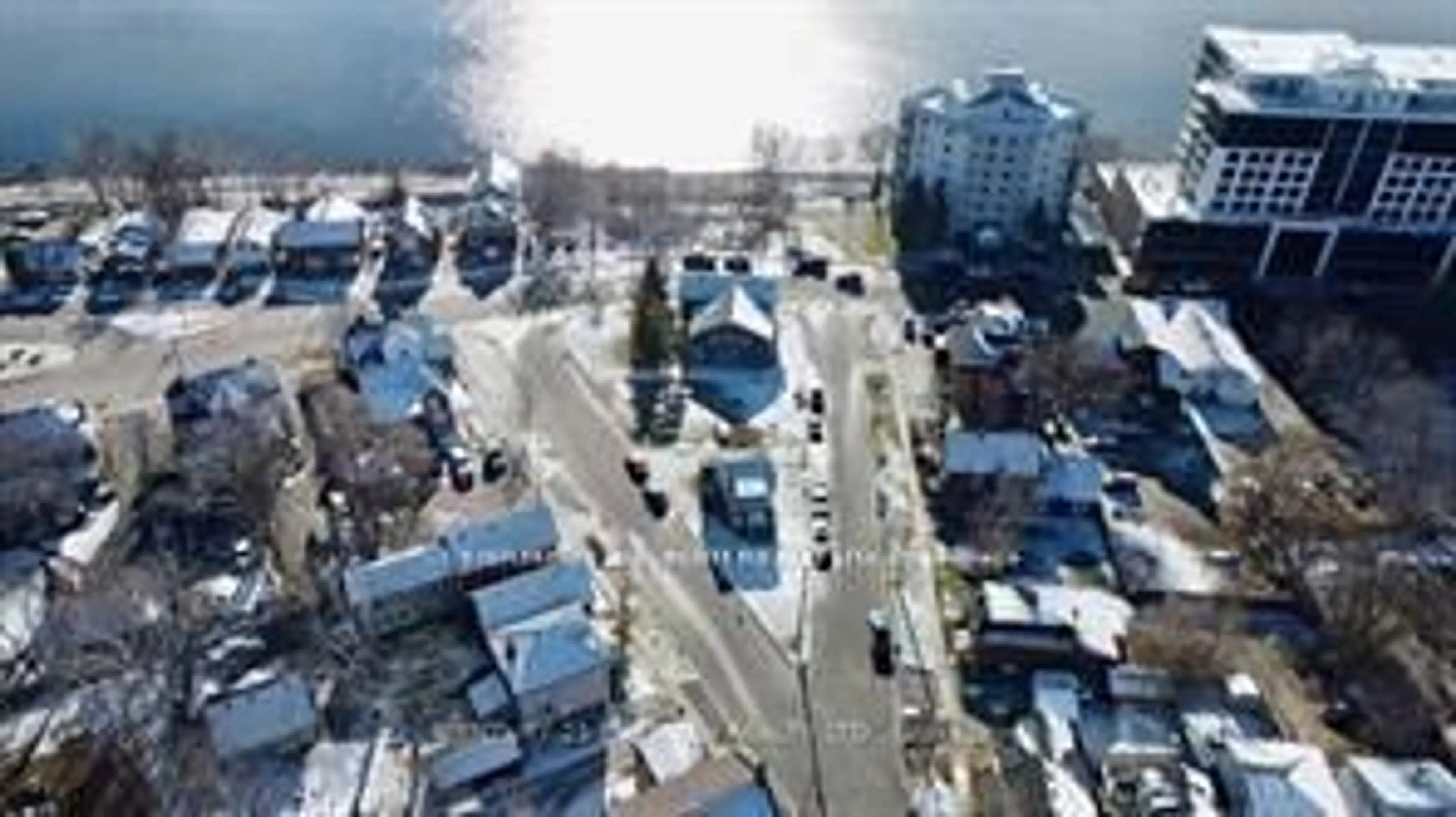 Blurry image for 194 Dunlop St, Barrie Ontario L4M 1B4