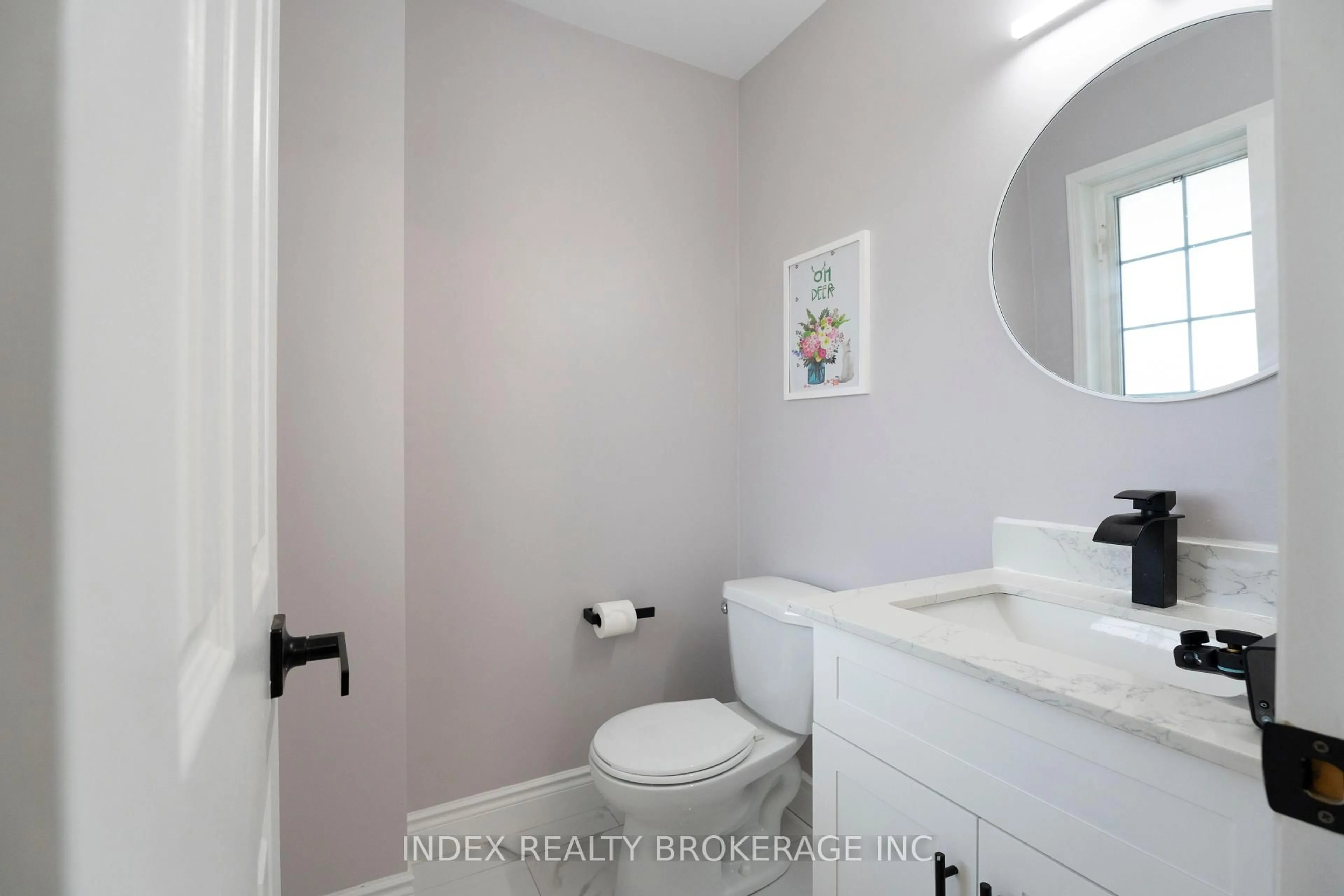 Standard bathroom, ceramic/tile floor for 106 Brighton Rd, Barrie Ontario L4M 6S2