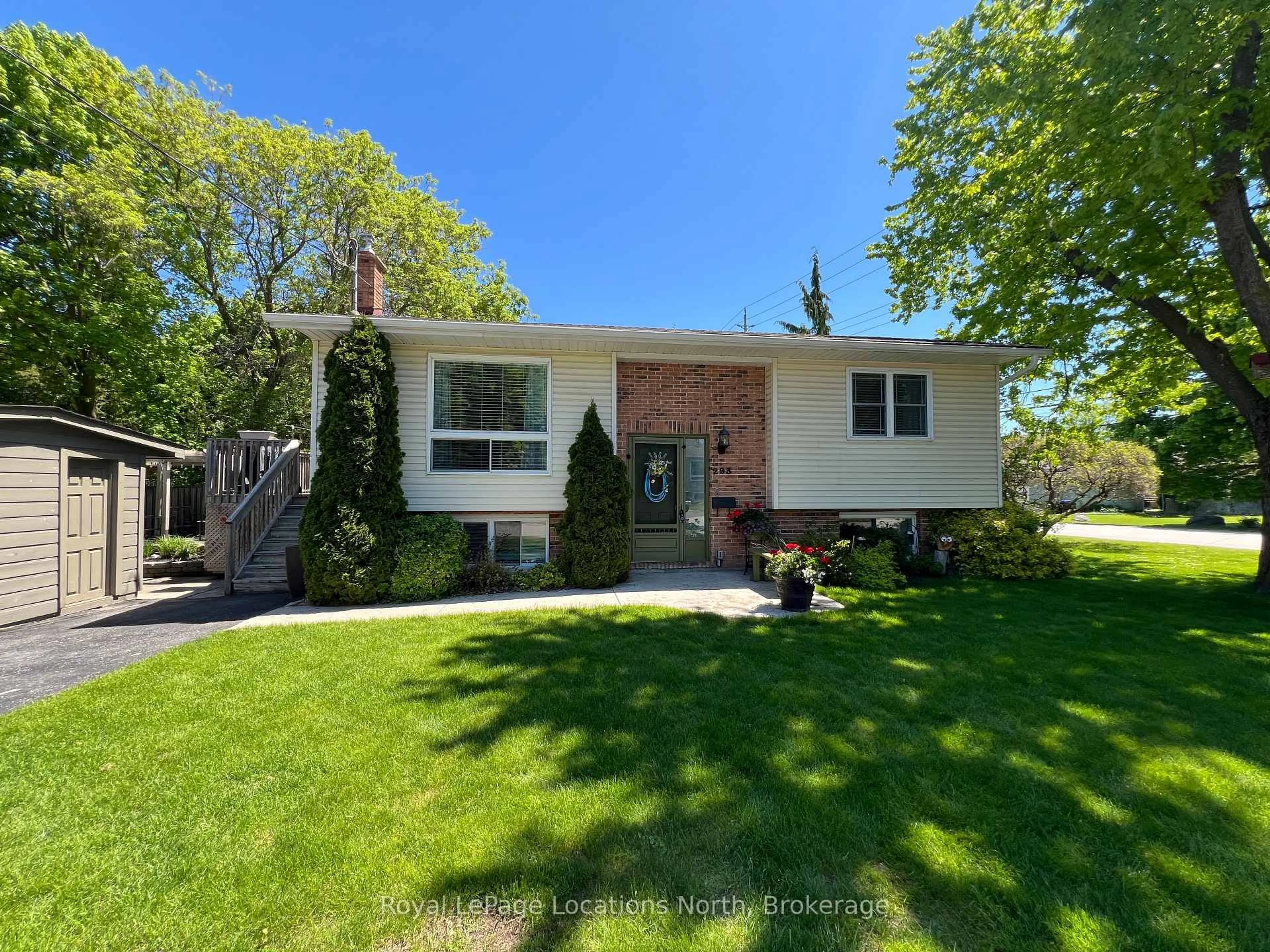 Unknown for 293 Robinson St, Collingwood Ontario L9Y 3M4