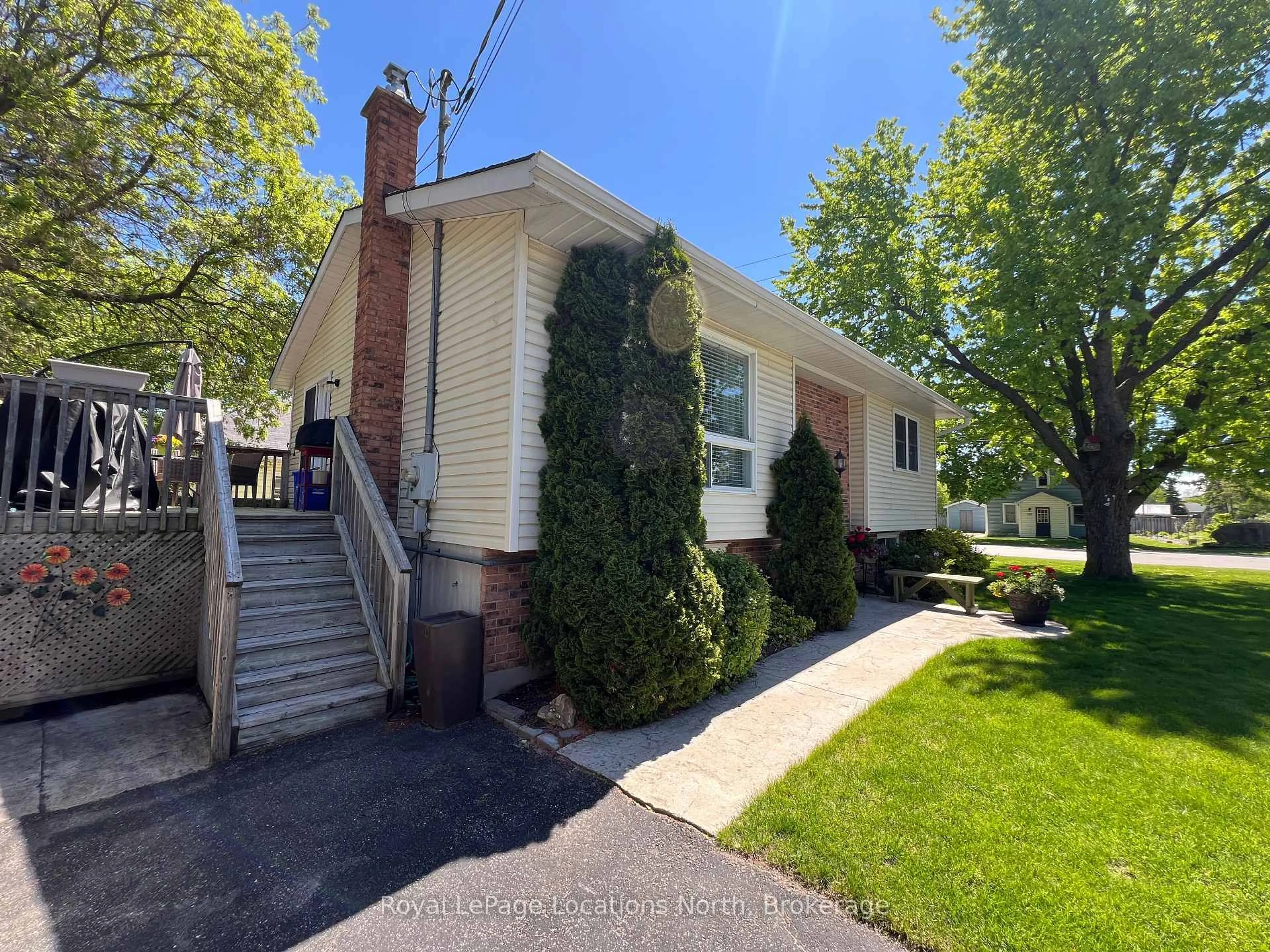 Unknown for 293 Robinson St, Collingwood Ontario L9Y 3M4