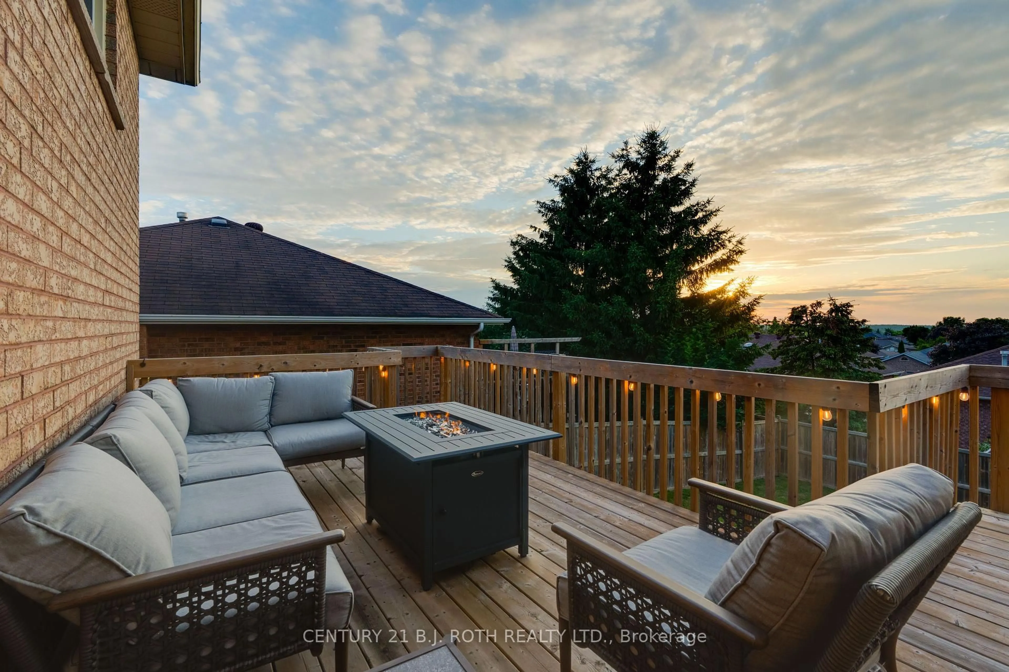 Patio, unknown for 258 COLLEGIATE Dr, Orillia Ontario L3V 7S5