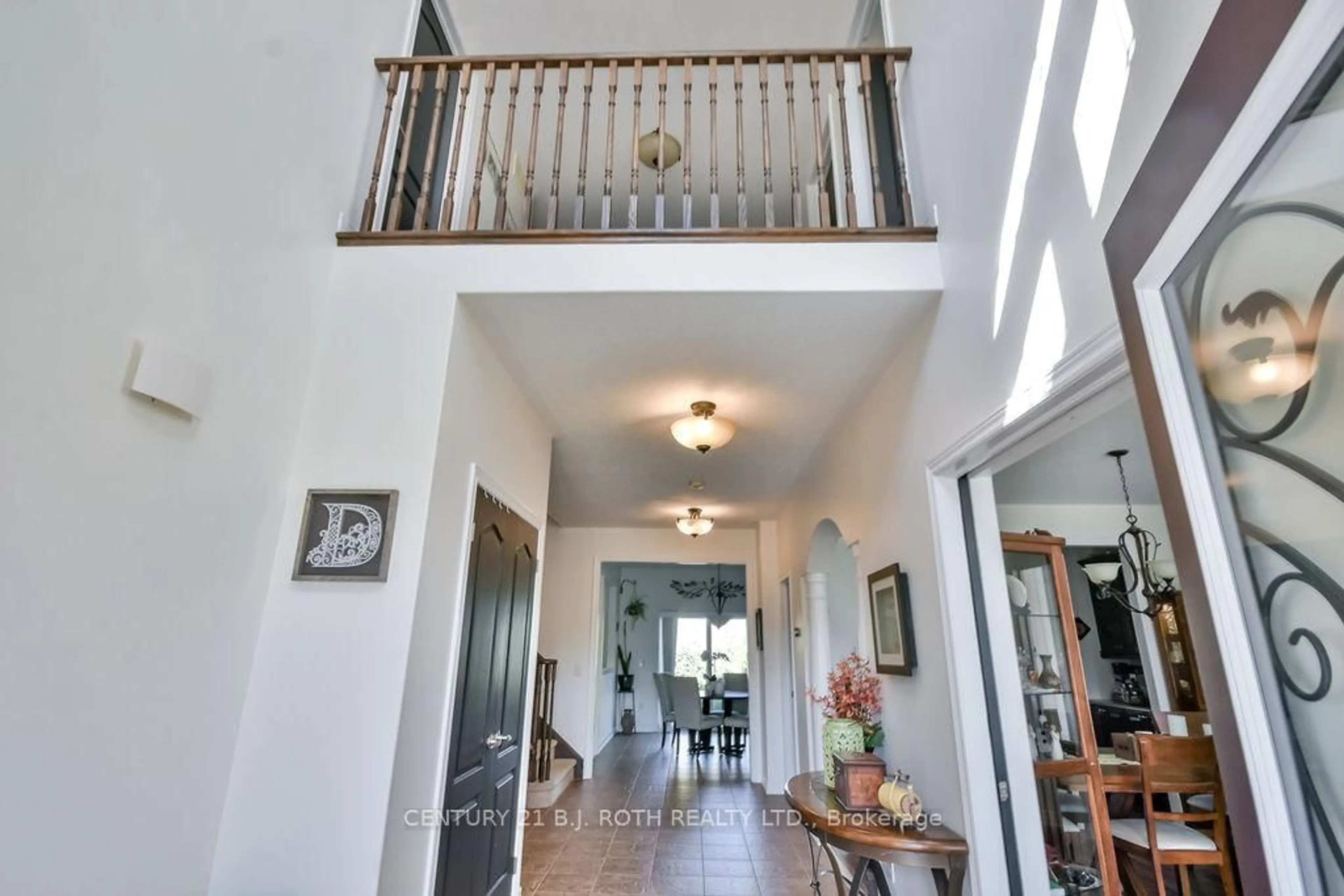 Indoor foyer for 120 ATLANTIS Dr, Orillia Ontario L3V 0A8