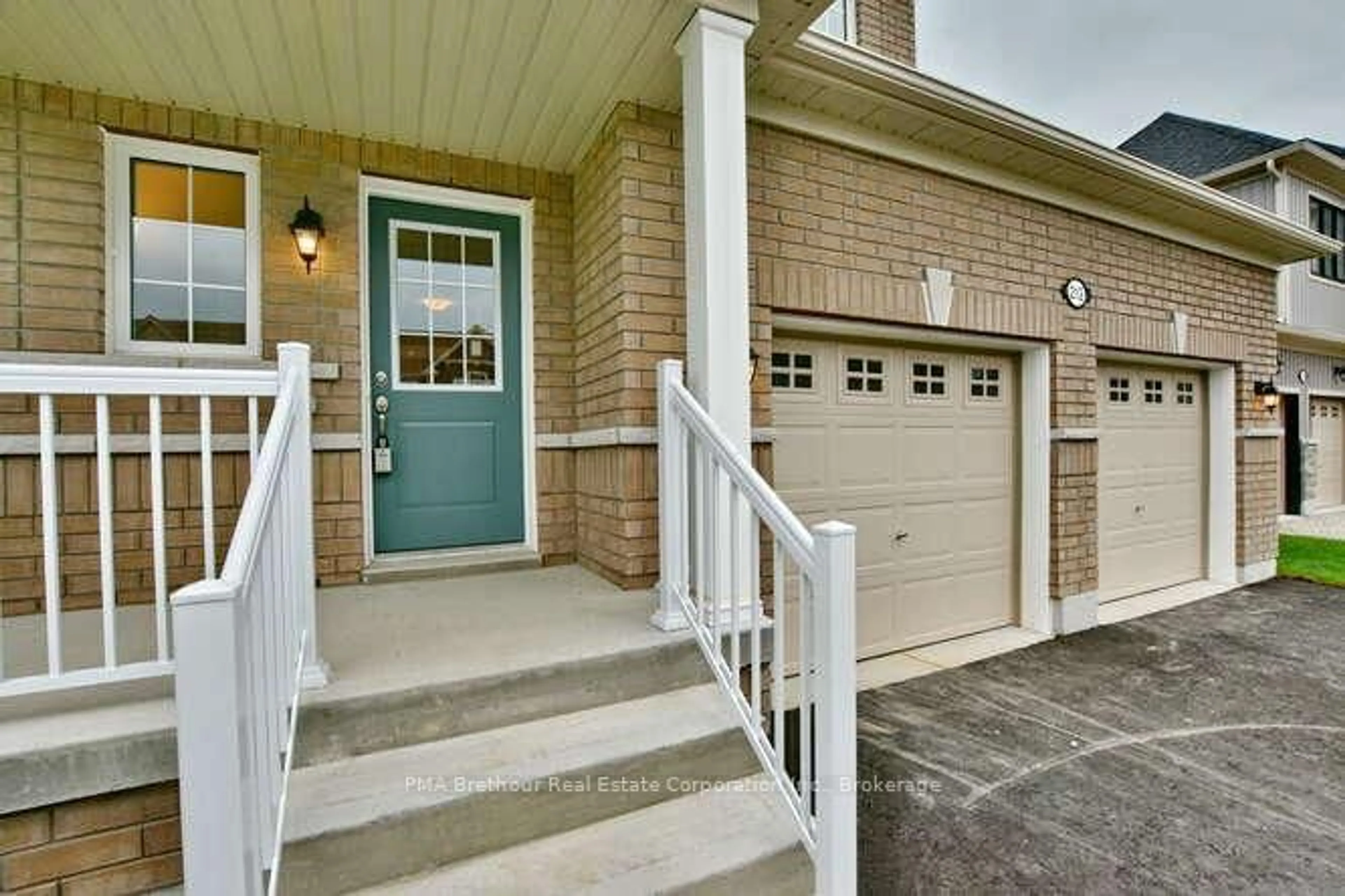 Indoor entryway for 212 Cubitt St, Clearview Ontario L0M 1S0