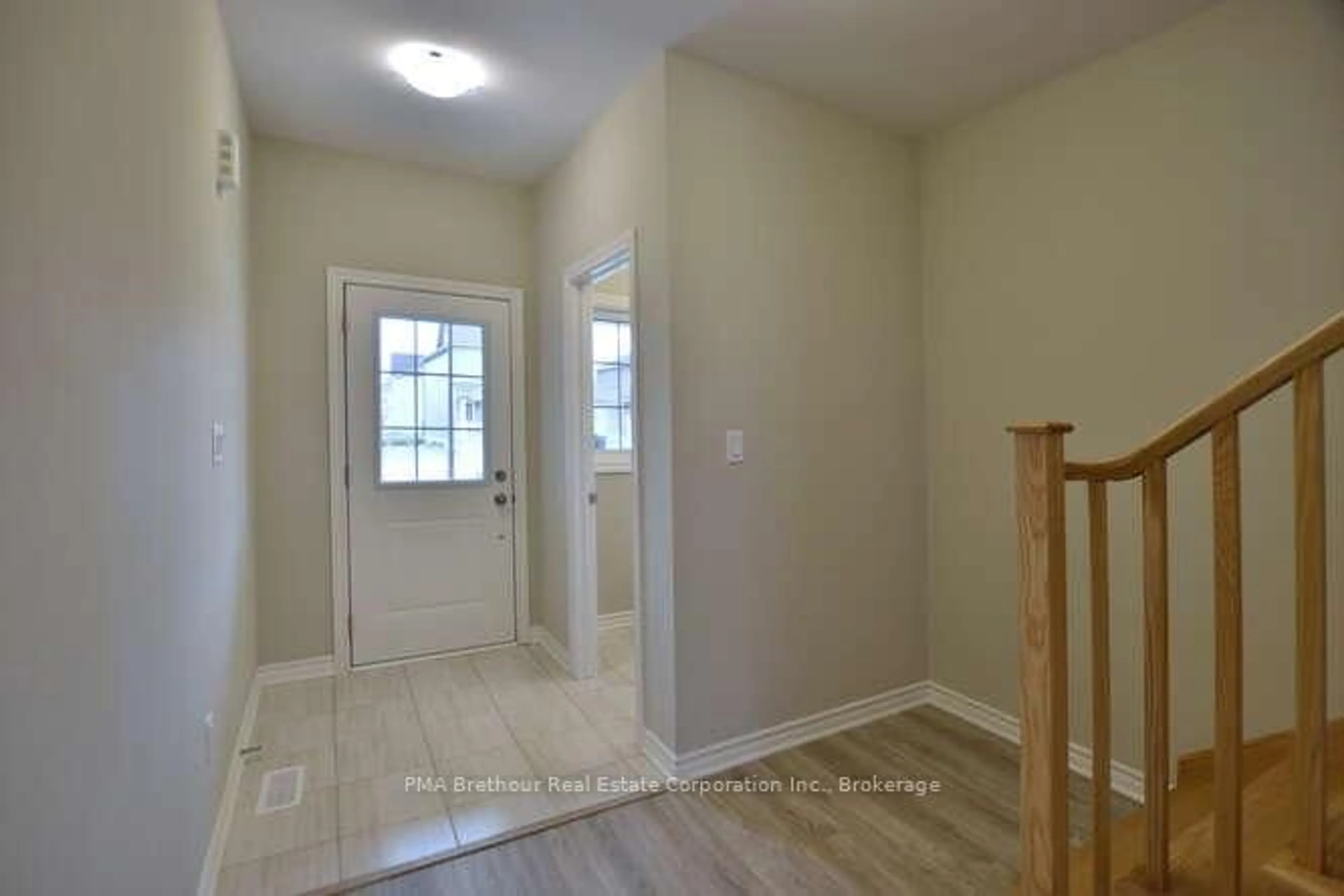 Indoor entryway for 212 Cubitt St, Clearview Ontario L0M 1S0