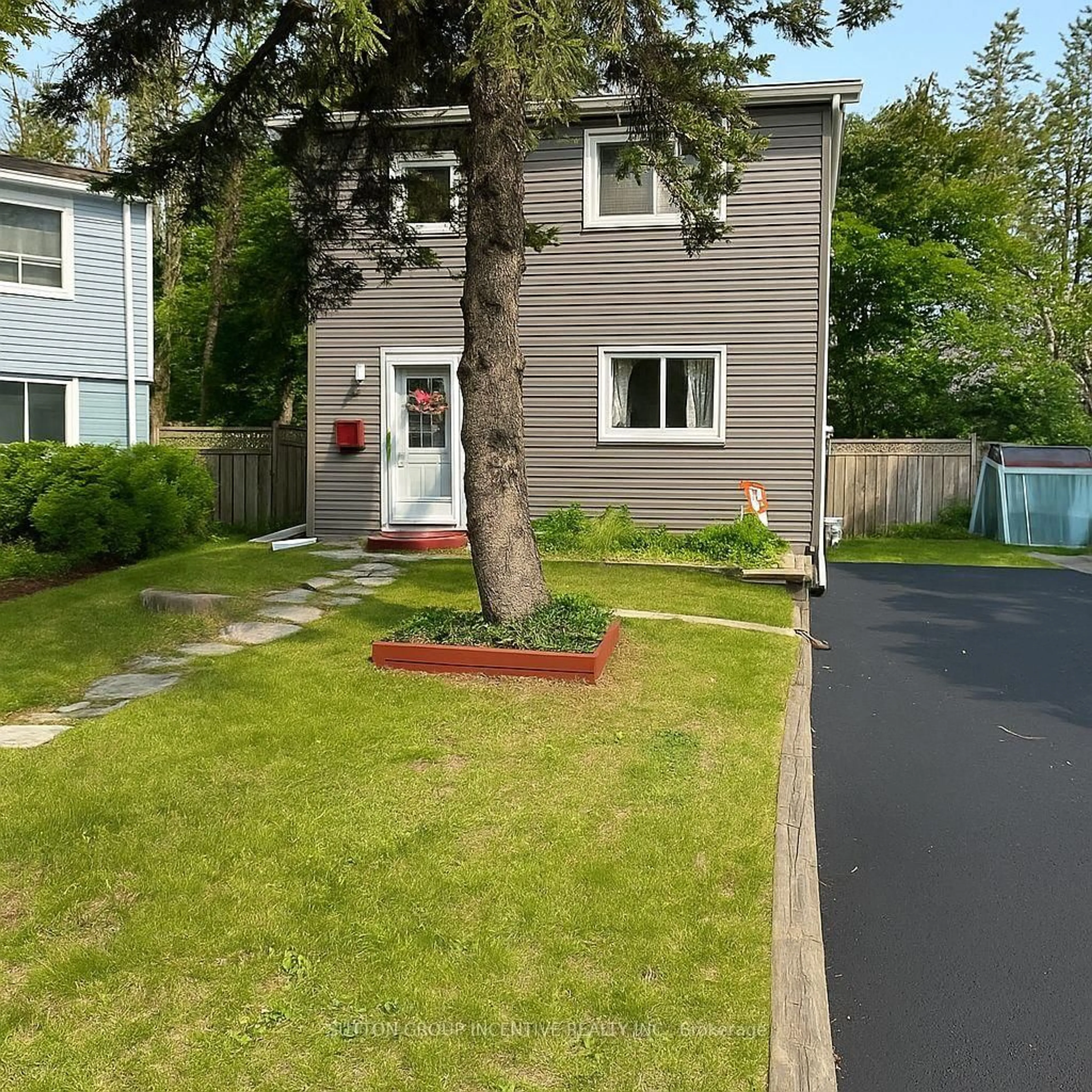 Unknown for 220 Letitia St, Barrie Ontario L4N 4Z7