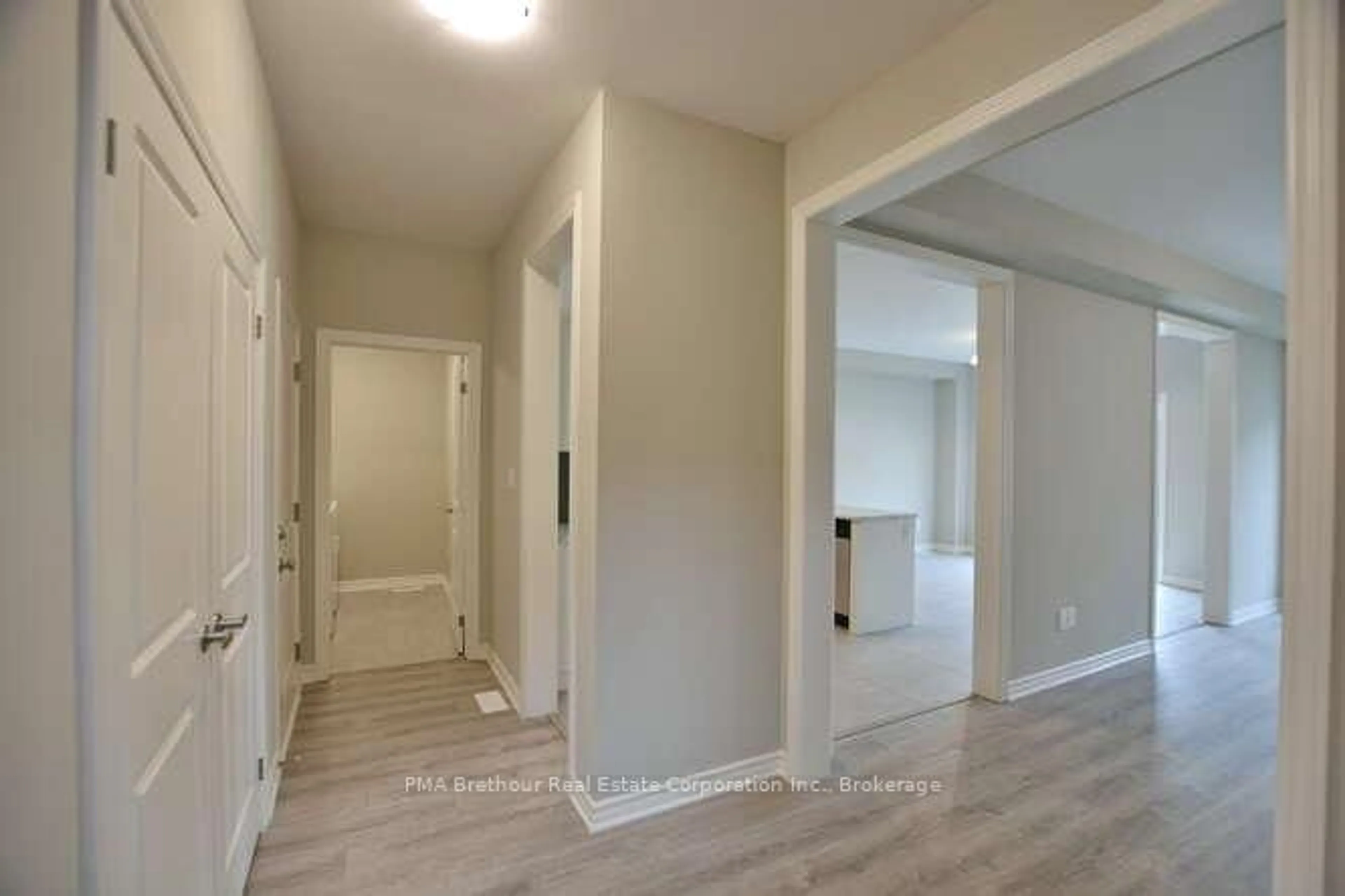 Indoor entryway for 210 Clipper Dr, Clearview Ontario L0M 1S0