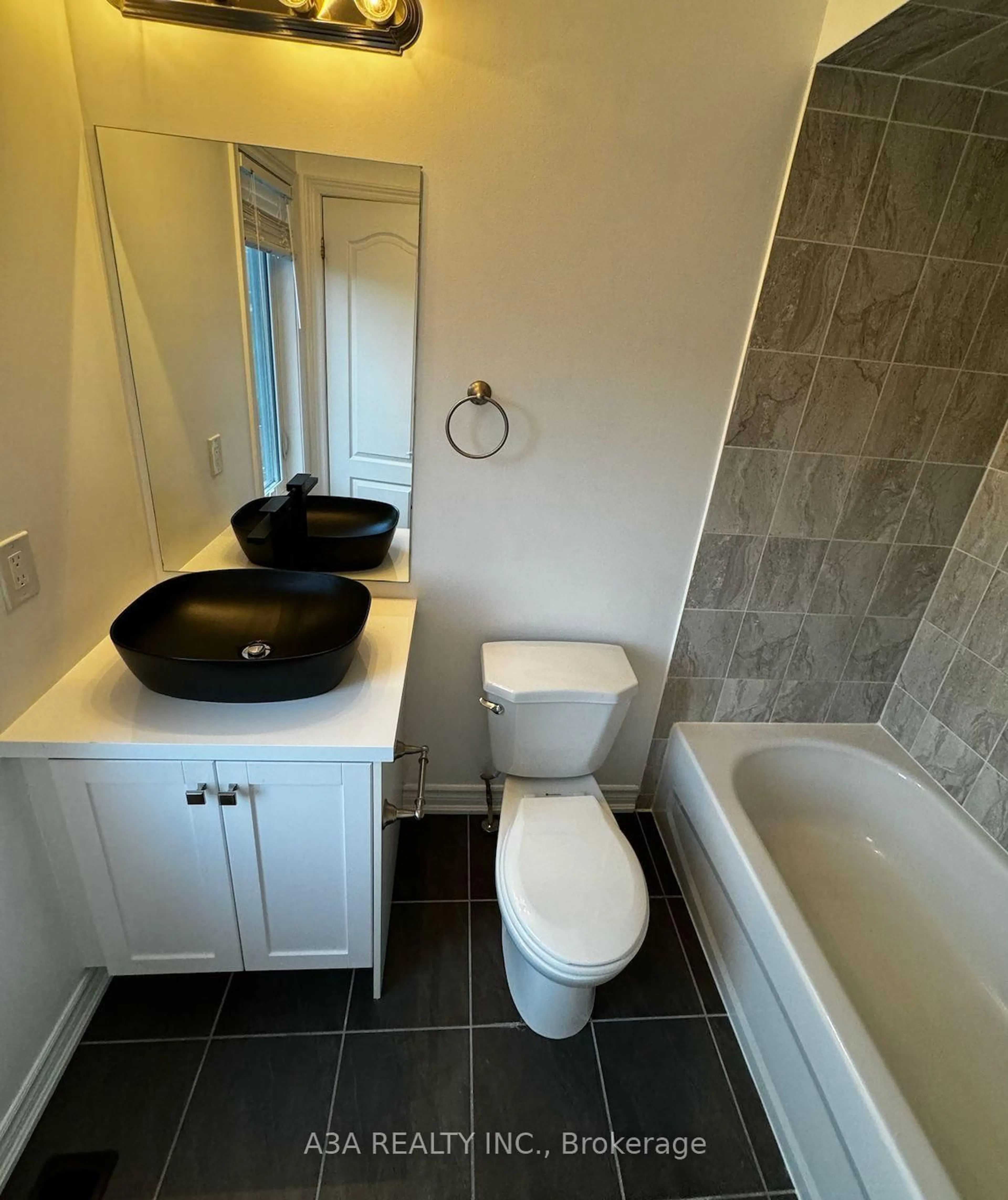 Standard bathroom, ceramic/tile floor for 21 Deneb St, Barrie Ontario L4M 0K6