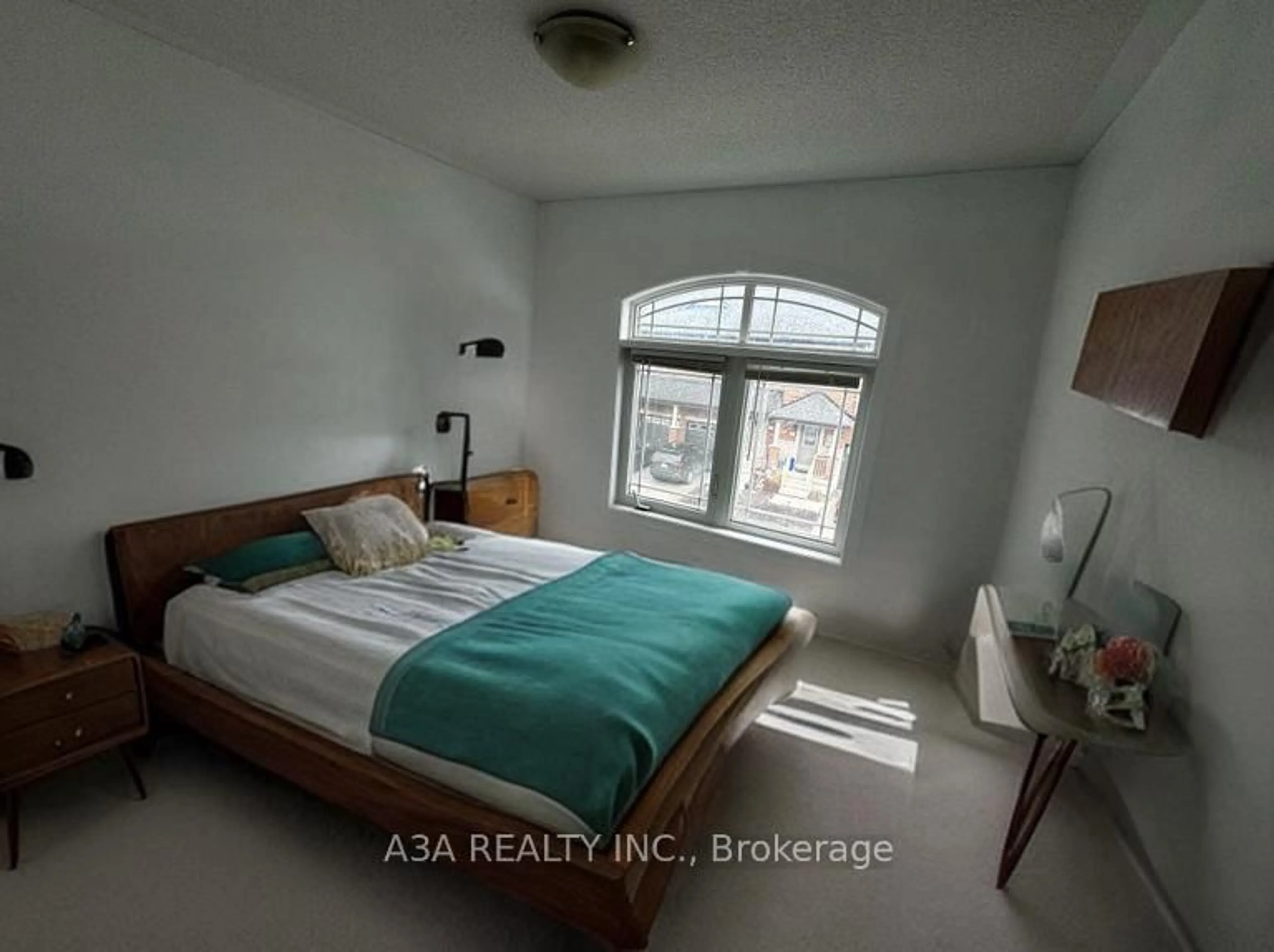 A pic of a room for 21 Deneb St, Barrie Ontario L4M 0K6