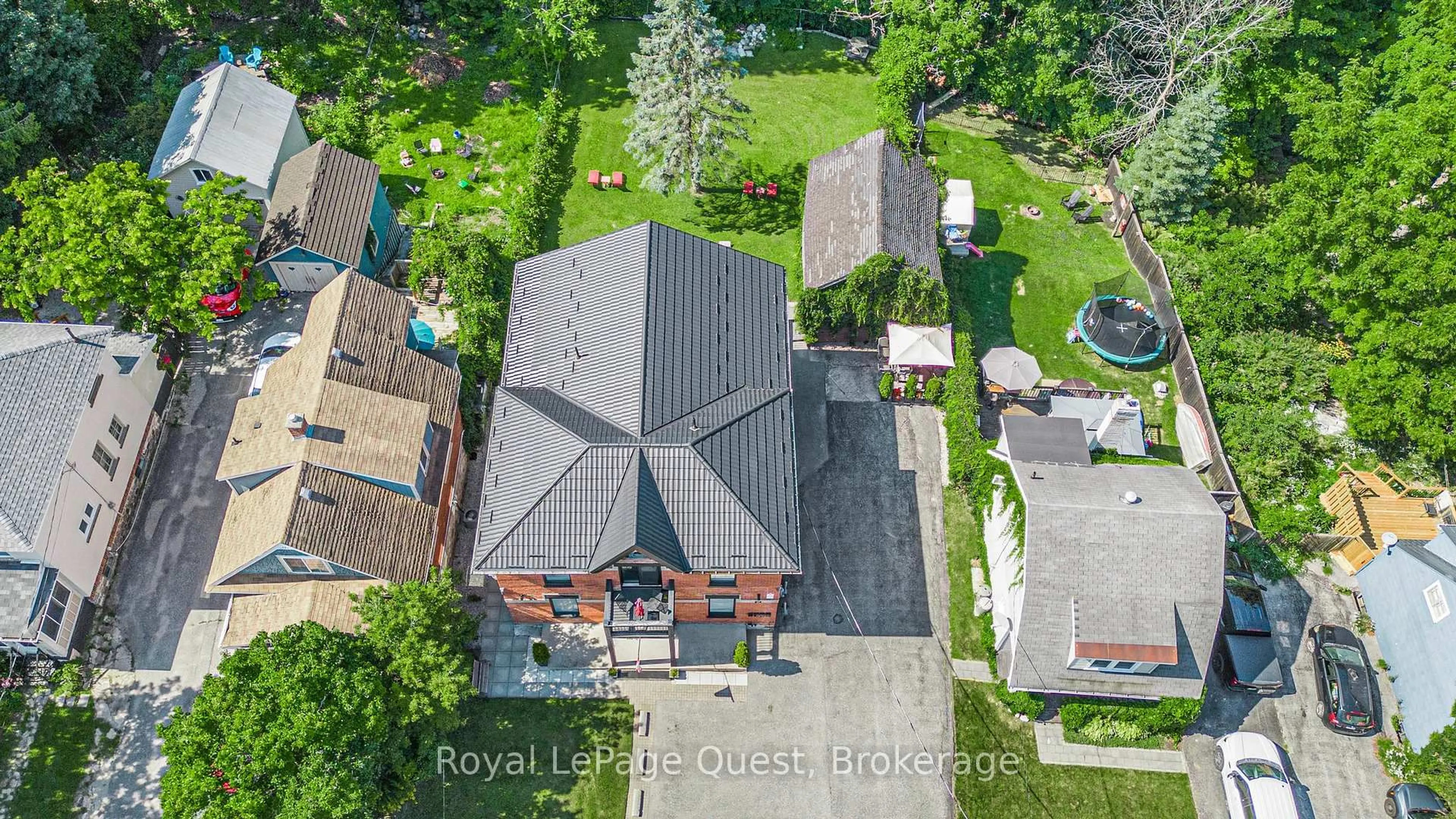 A pic from outside/outdoor area/front of a property/back of a property/a pic from drone, street for 214 Mississaga St, Orillia Ontario L3V 3B5