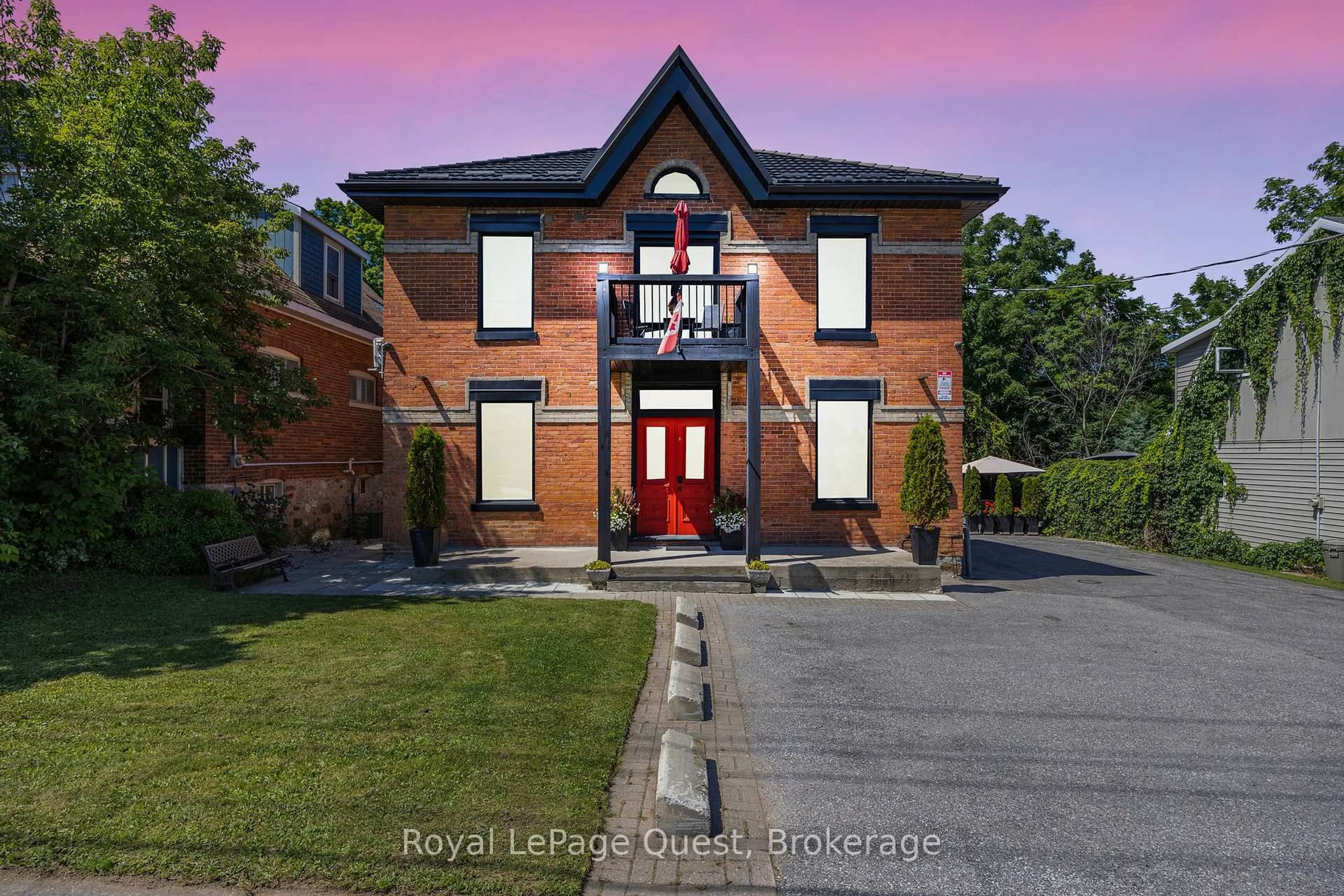 Home with brick exterior material, building for 214 Mississaga St, Orillia Ontario L3V 3B5
