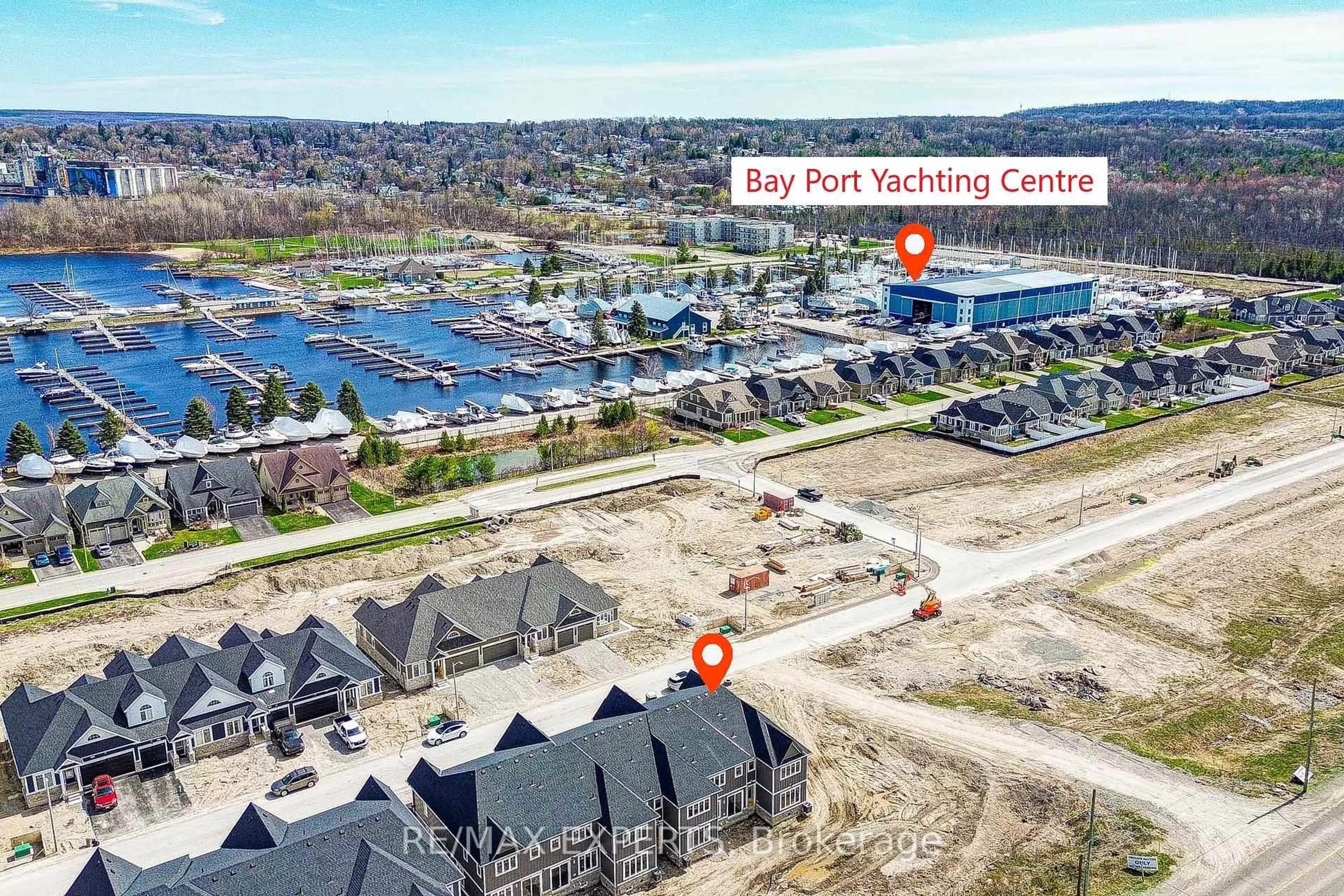 A pic from outside/outdoor area/front of a property/back of a property/a pic from drone, building for 549 Hudson Cres, Midland Ontario L4R 0J1