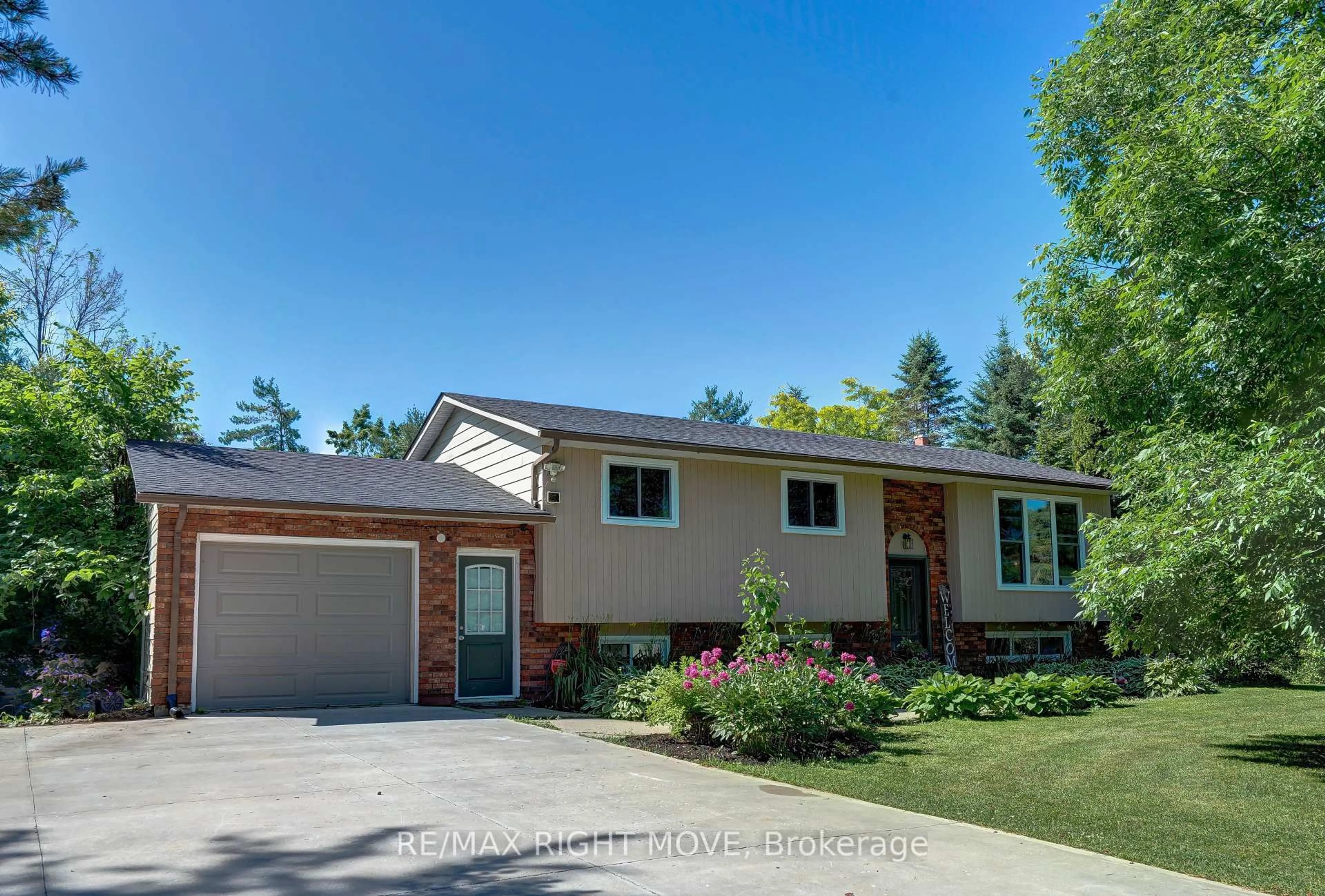 Unknown for 2268 Thomson Cres, Severn Ontario L3V 0V7