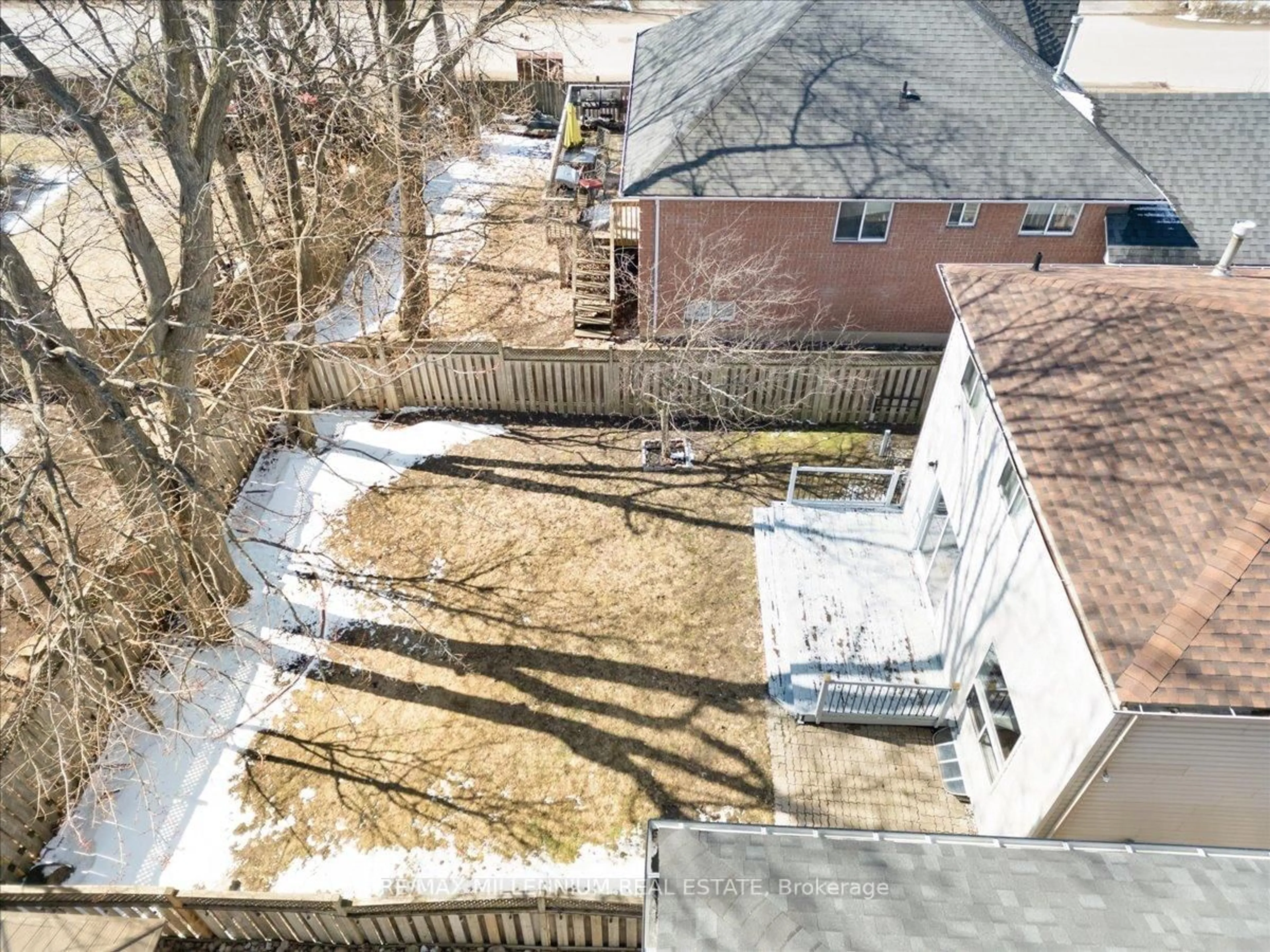 A pic from outside/outdoor area/front of a property/back of a property/a pic from drone, city buildings view from balcony for 3 Masters Dr, Barrie Ontario L4M 6W4