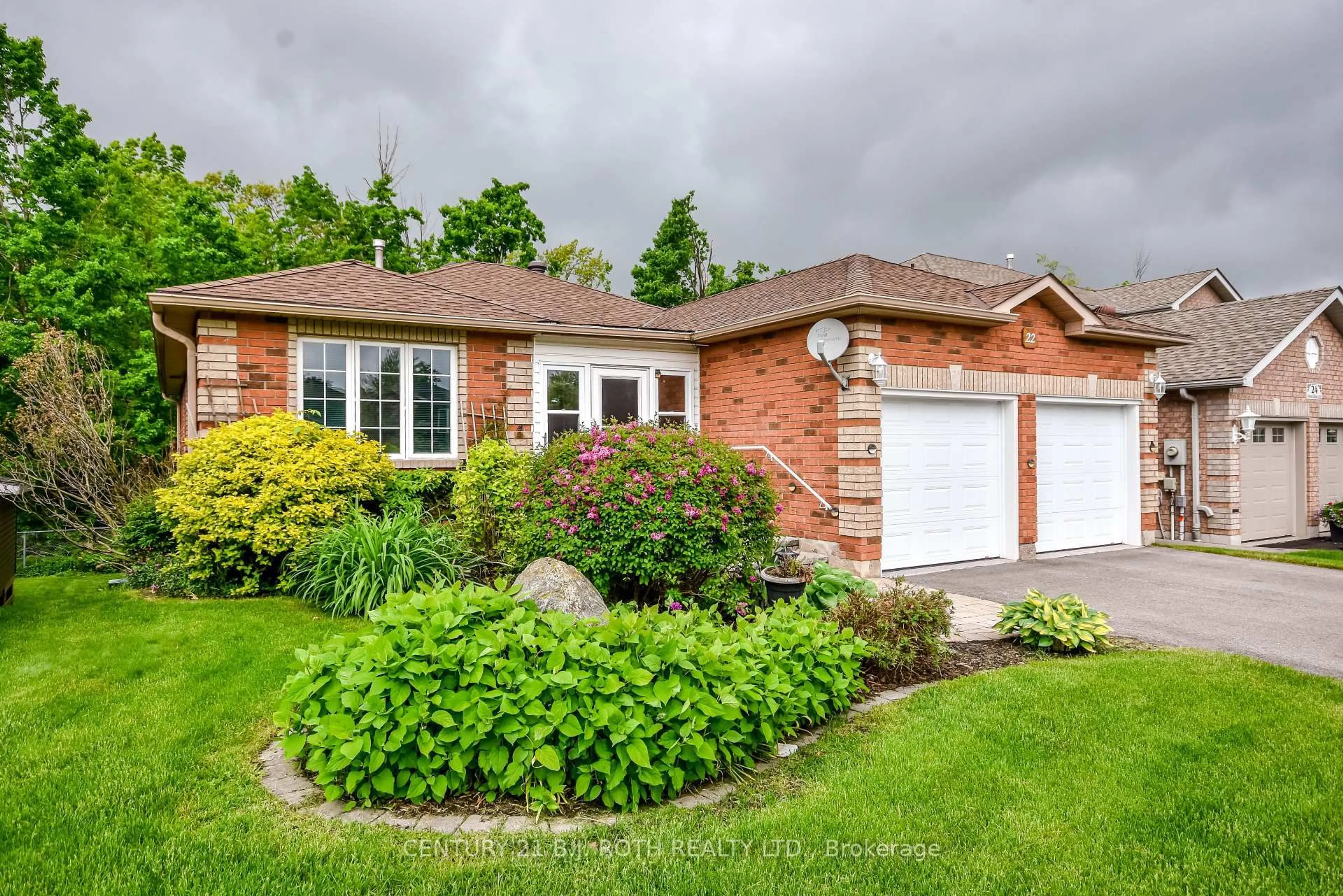 Home with brick exterior material, street for 22 Osprey Ridge Rd, Barrie Ontario L4M 6P2