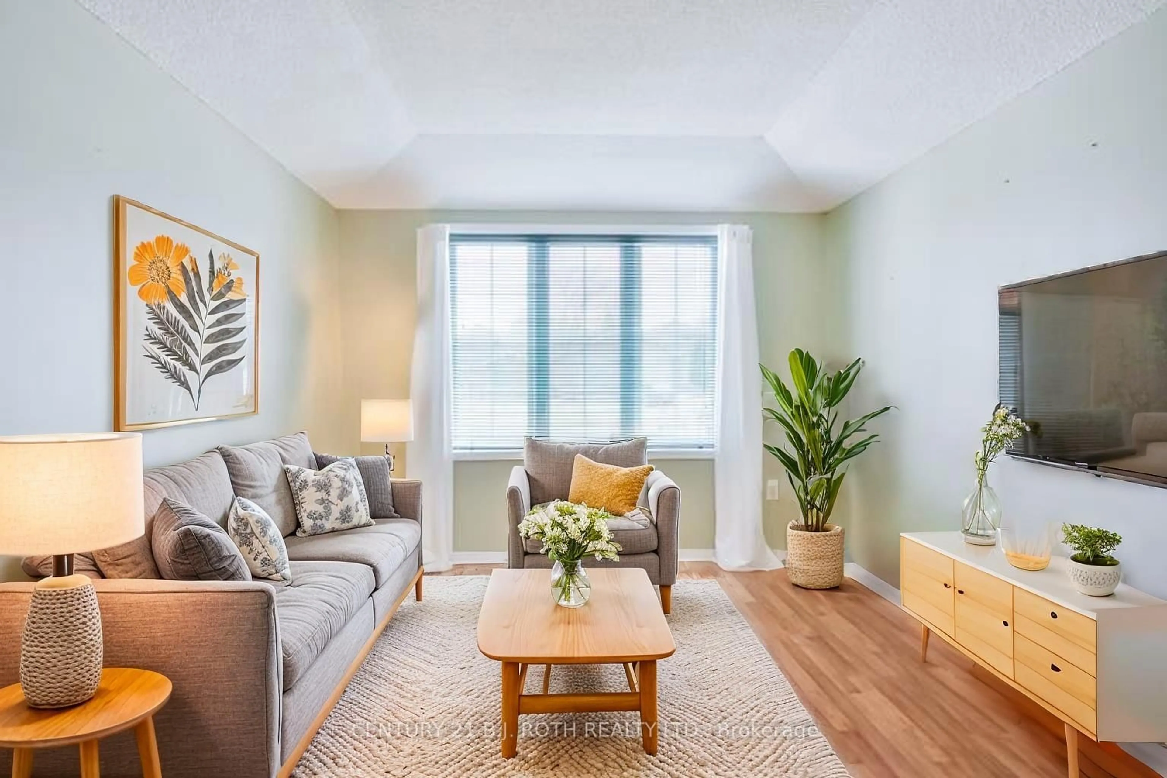 Living room with furniture, unknown for 22 Osprey Ridge Rd, Barrie Ontario L4M 6P2