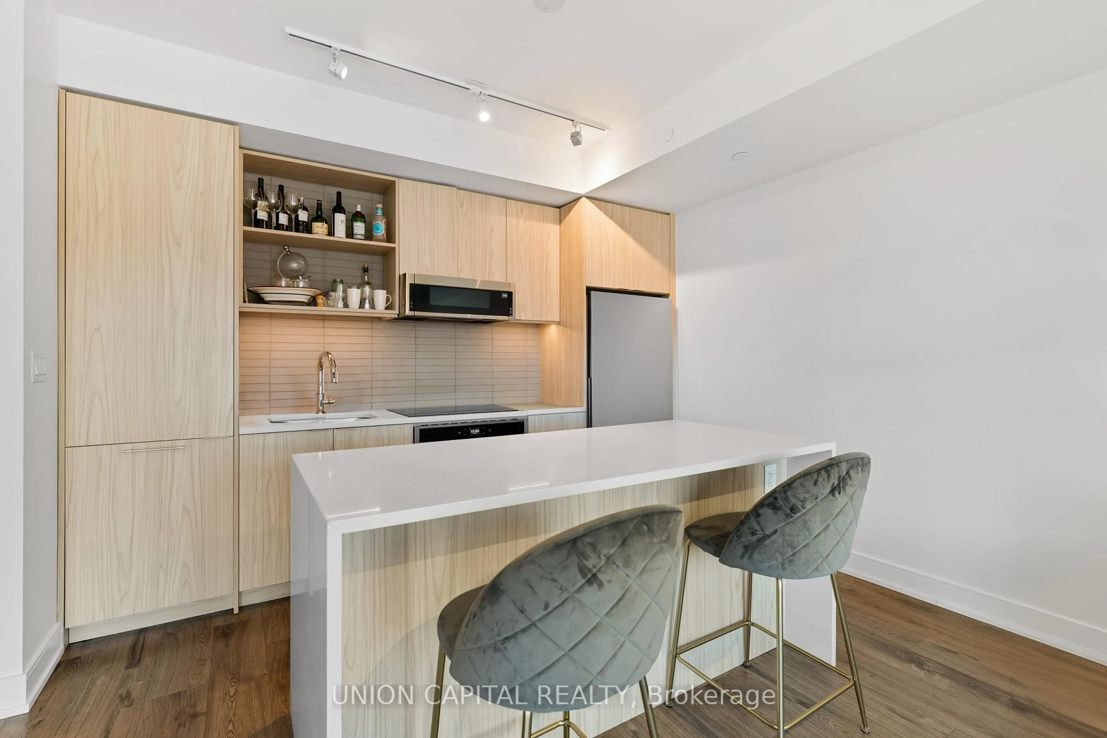 Open concept kitchen, unknown for 185 Dunlop St #621, Barrie Ontario L4M 0L7