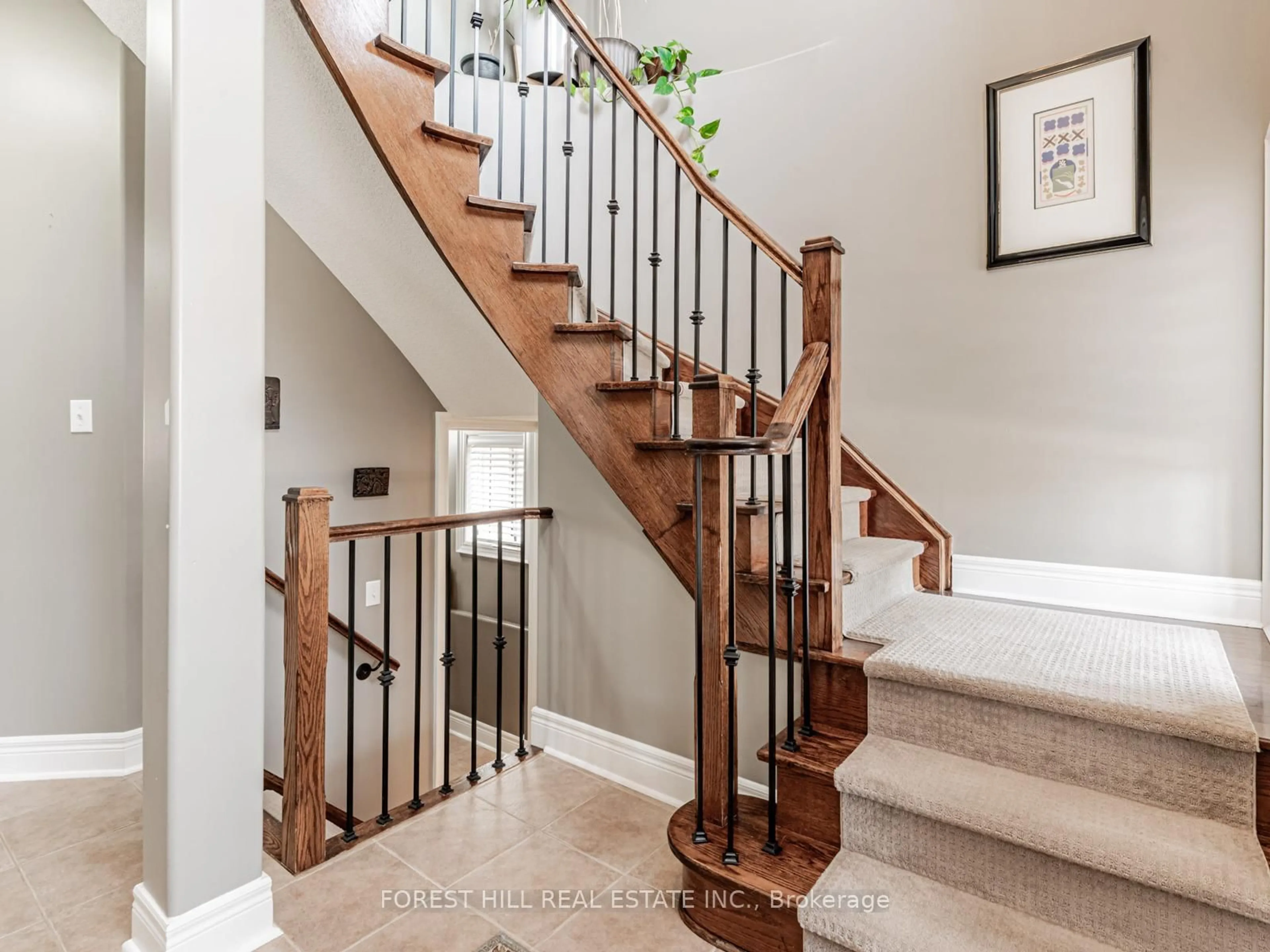 Stairs for 33 CONNAUGHT Lane, Barrie Ontario L4M 0A6