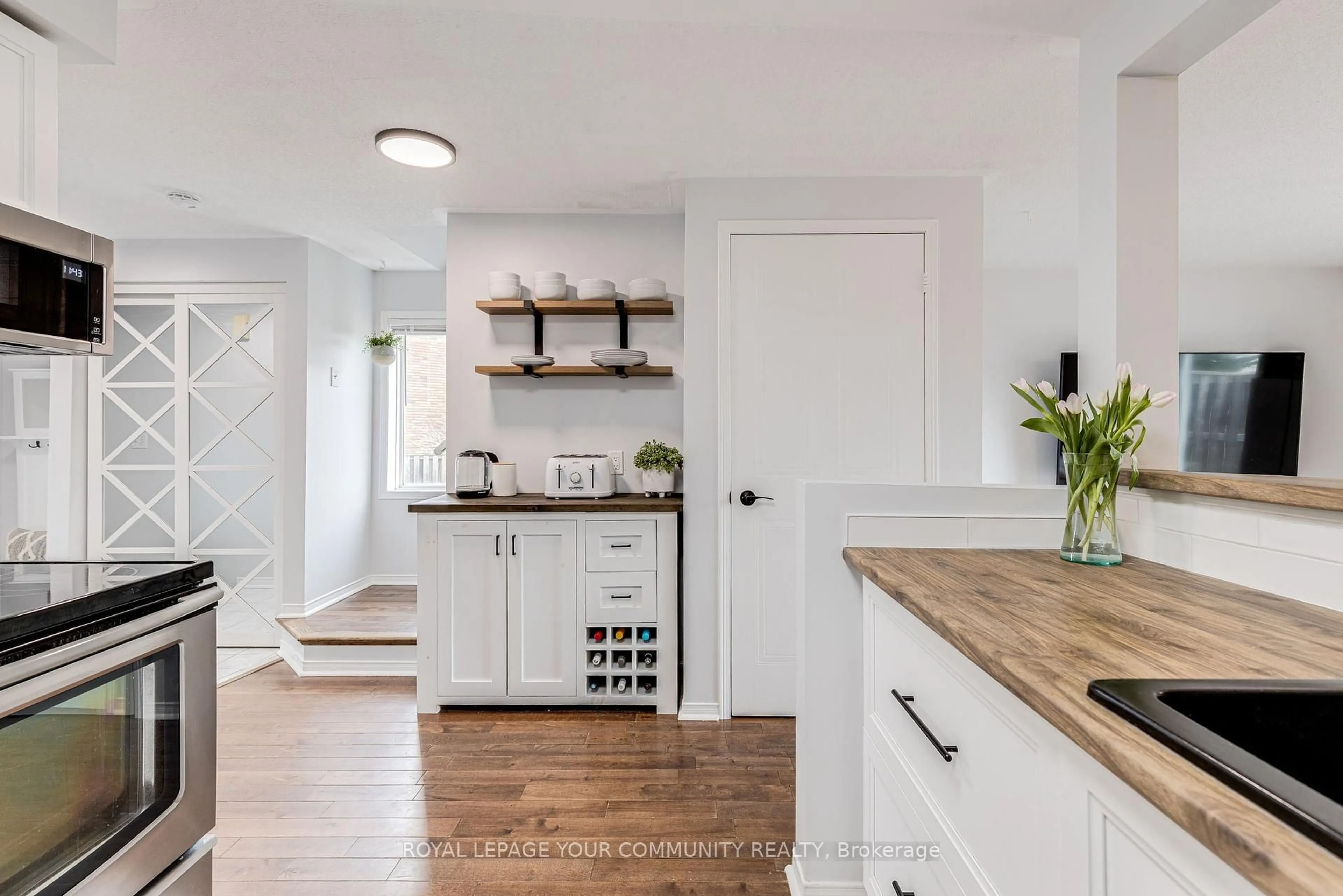 Open concept kitchen, unknown for 101 Black Cherry Cres, Barrie Ontario L4N 9L2