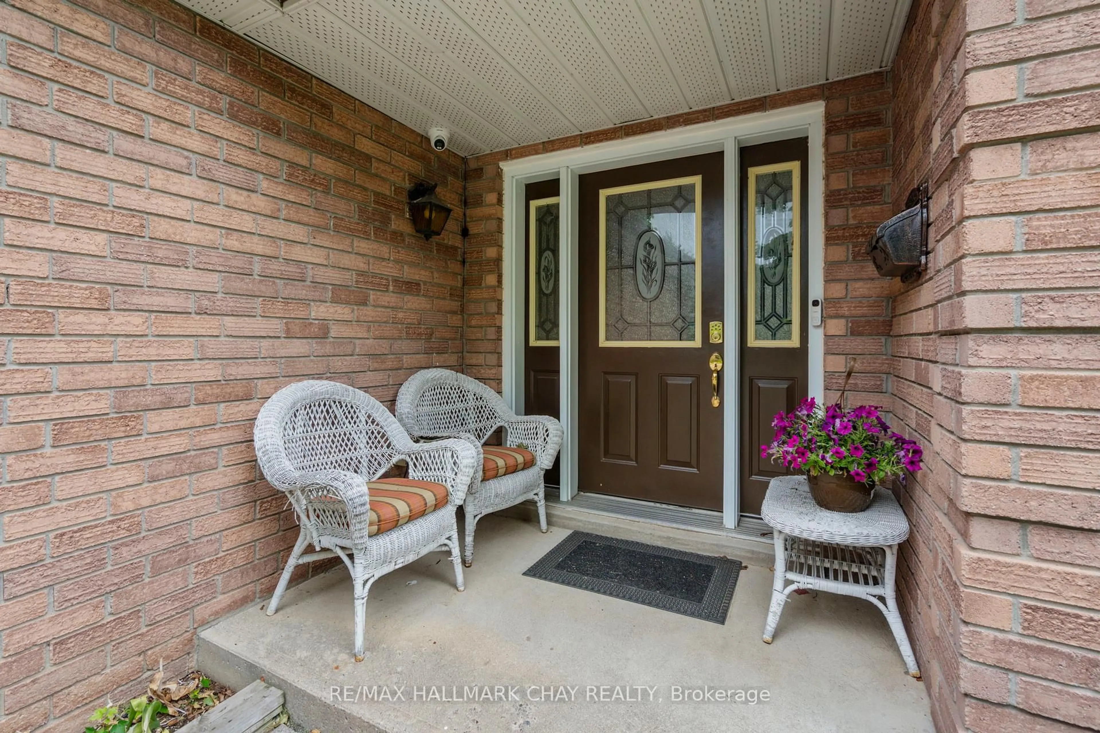 Indoor entryway for 25 TRILLIUM Cres, Barrie Ontario L4N 5S1