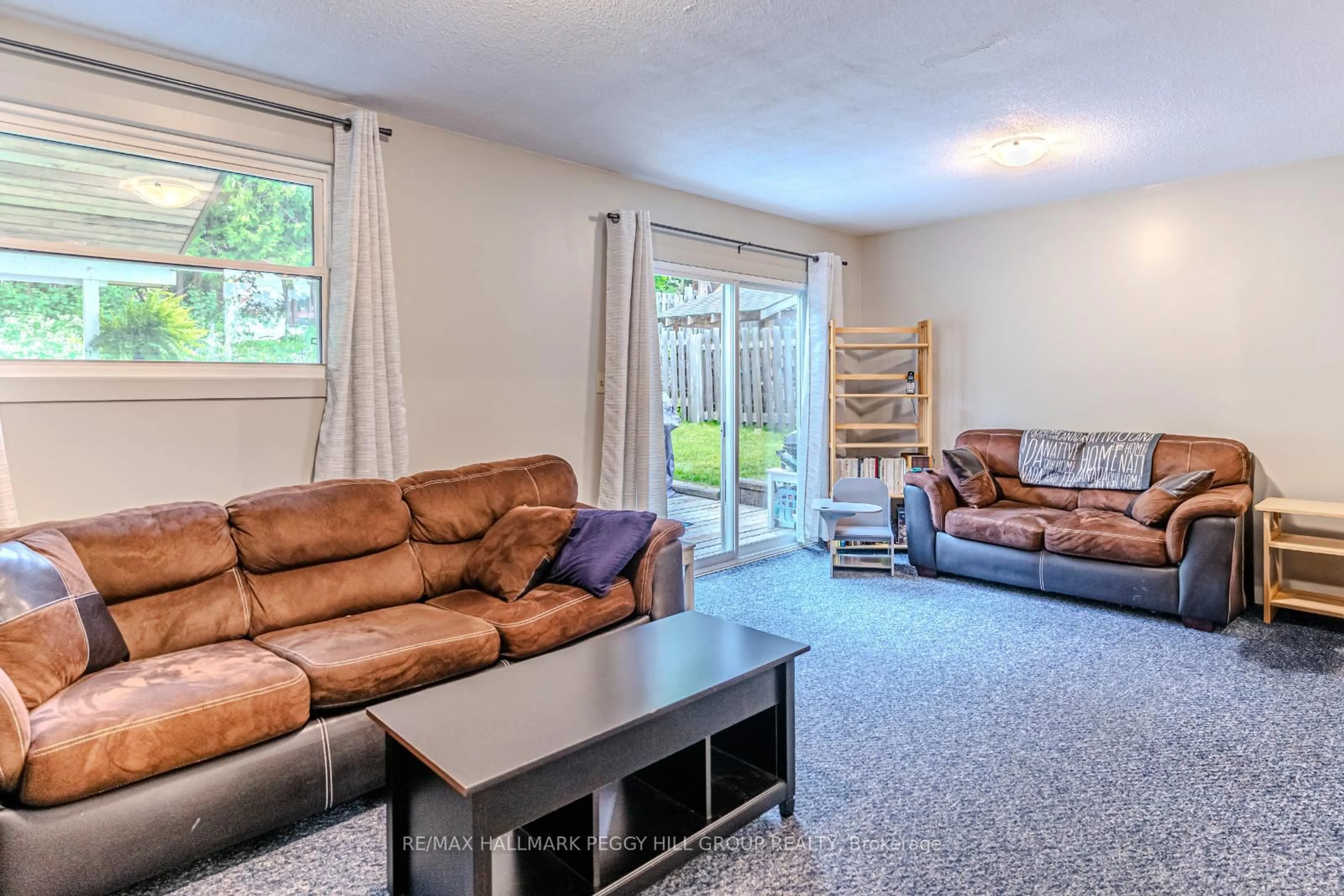 Living room with furniture, unknown for 29 First St, Orillia Ontario L3V 4A8