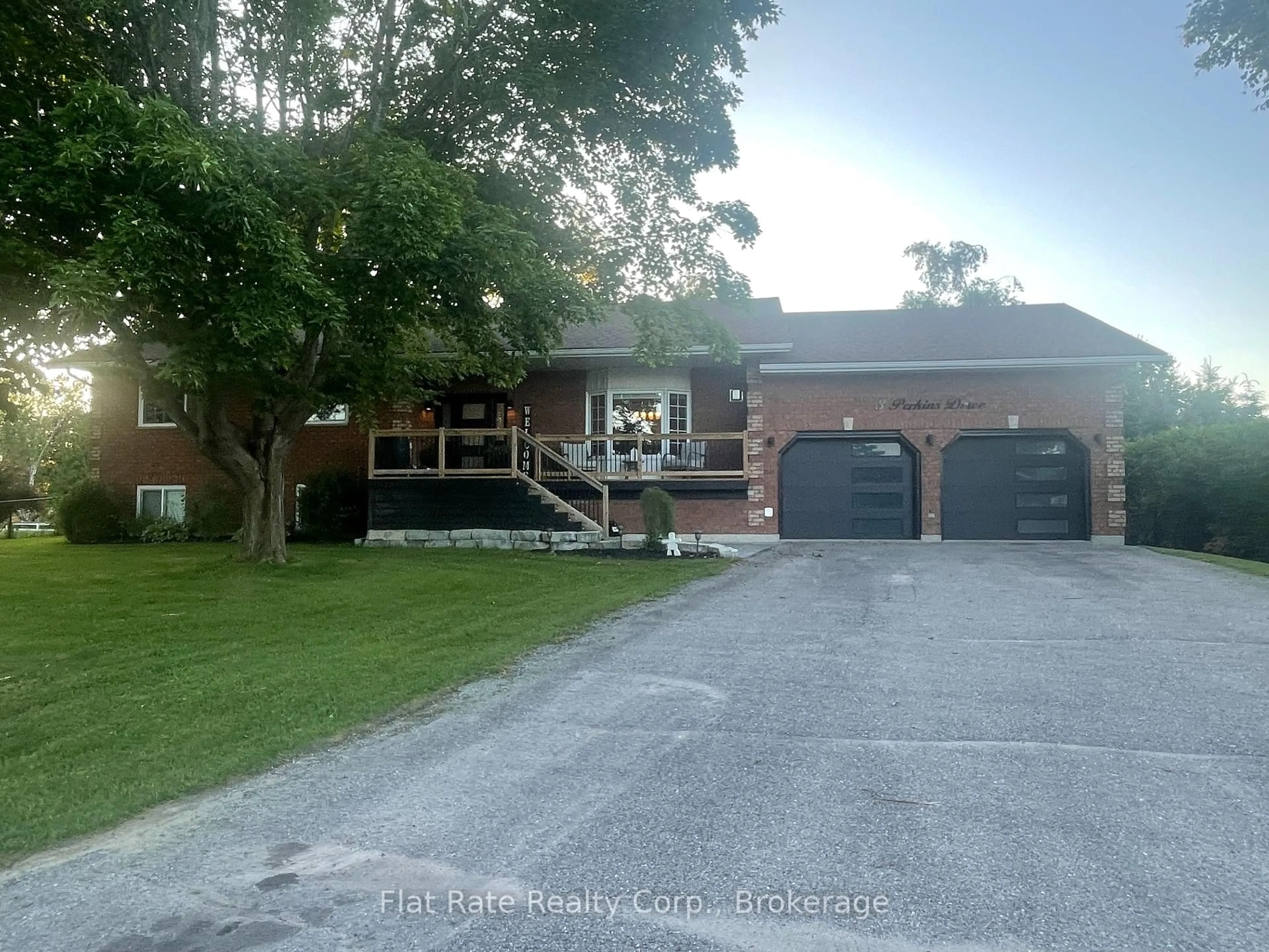 A pic from outside/outdoor area/front of a property/back of a property/a pic from drone, street for 3 Perkins Dr, Tiny Ontario L0L 2J0