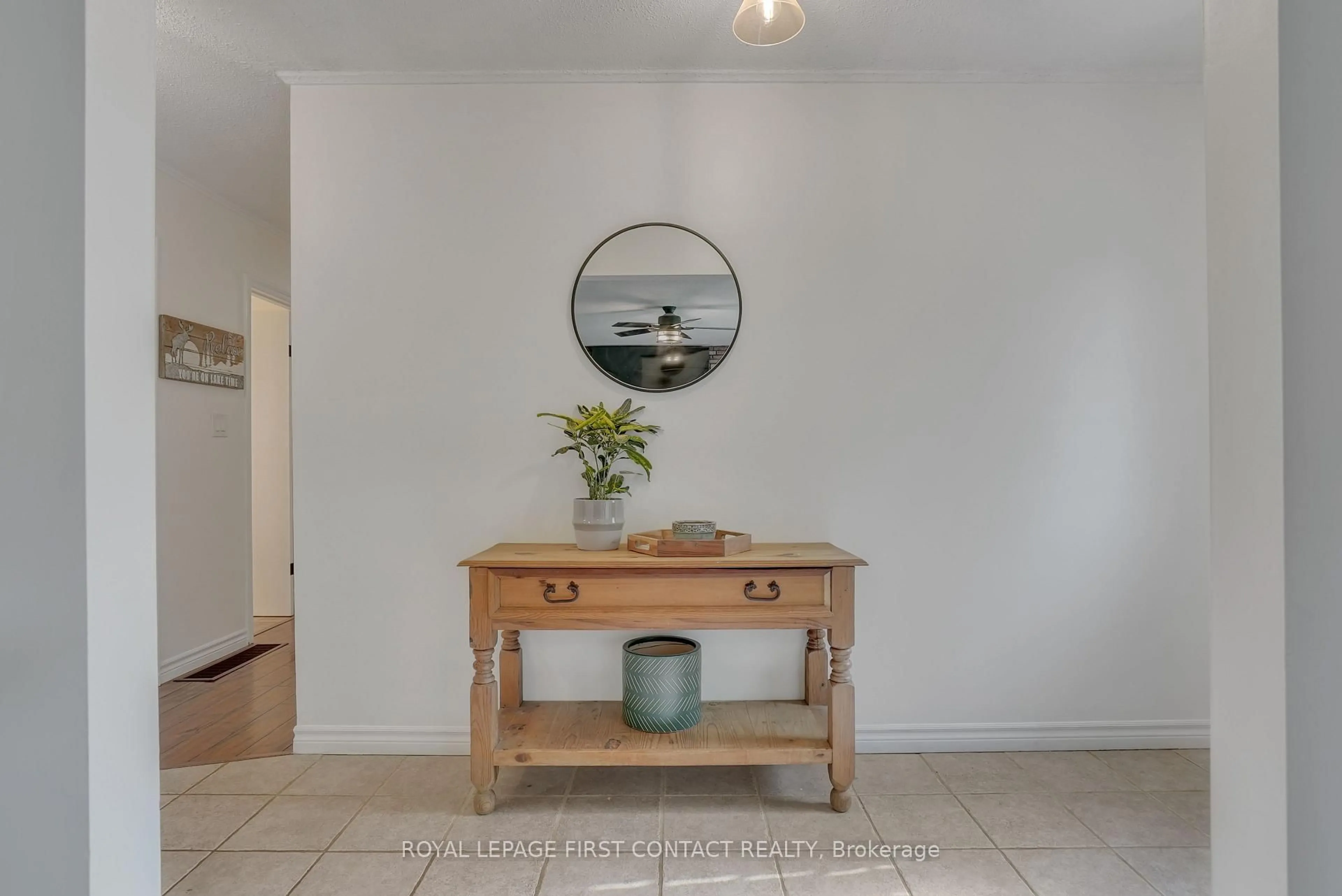 Indoor entryway for 2002 NORTH ORR LAKE Rd, Springwater Ontario L0L 1P0