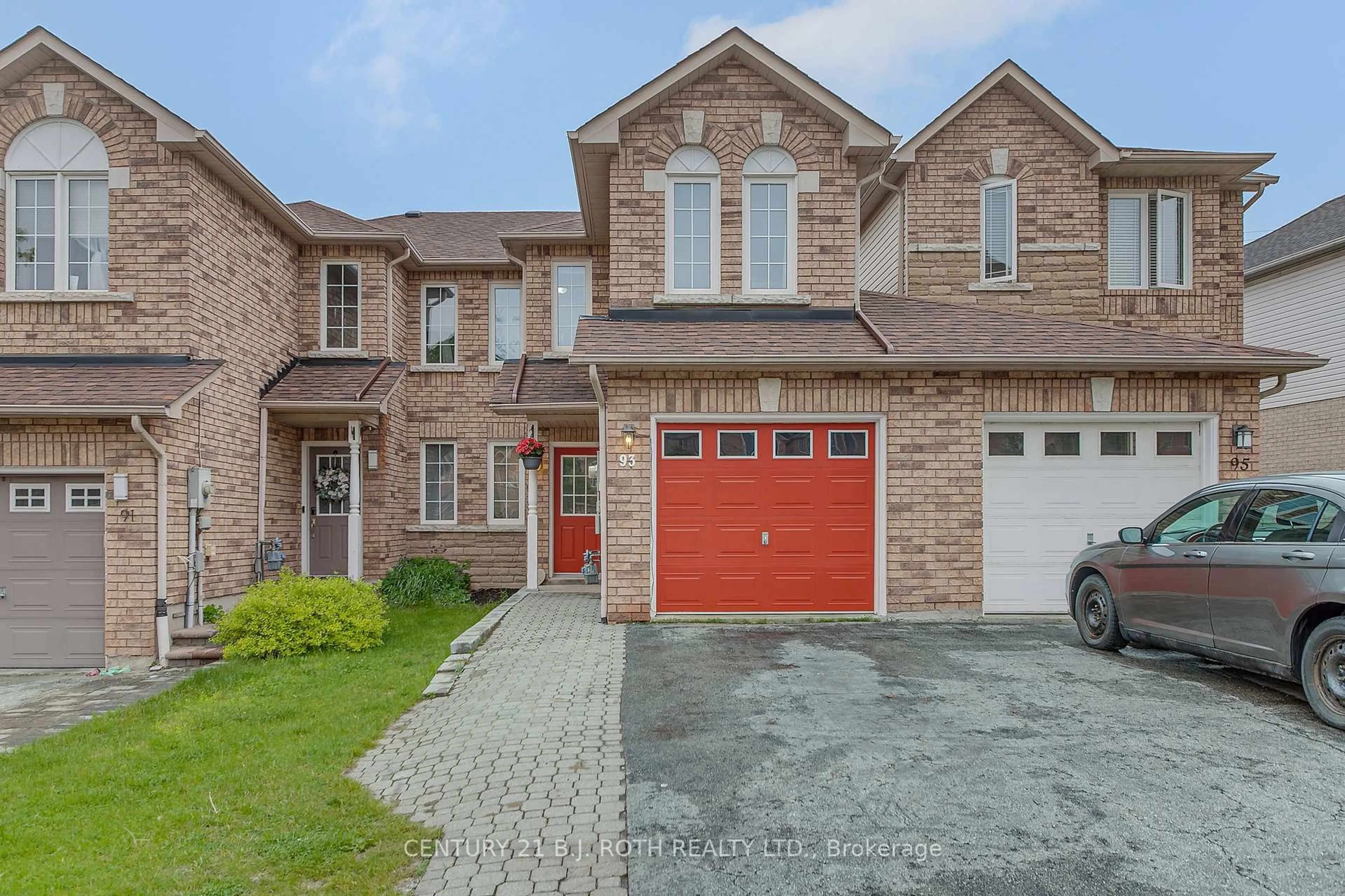 Home with brick exterior material, street for 93 Hawthorne Cres, Barrie Ontario L4N 9Y8