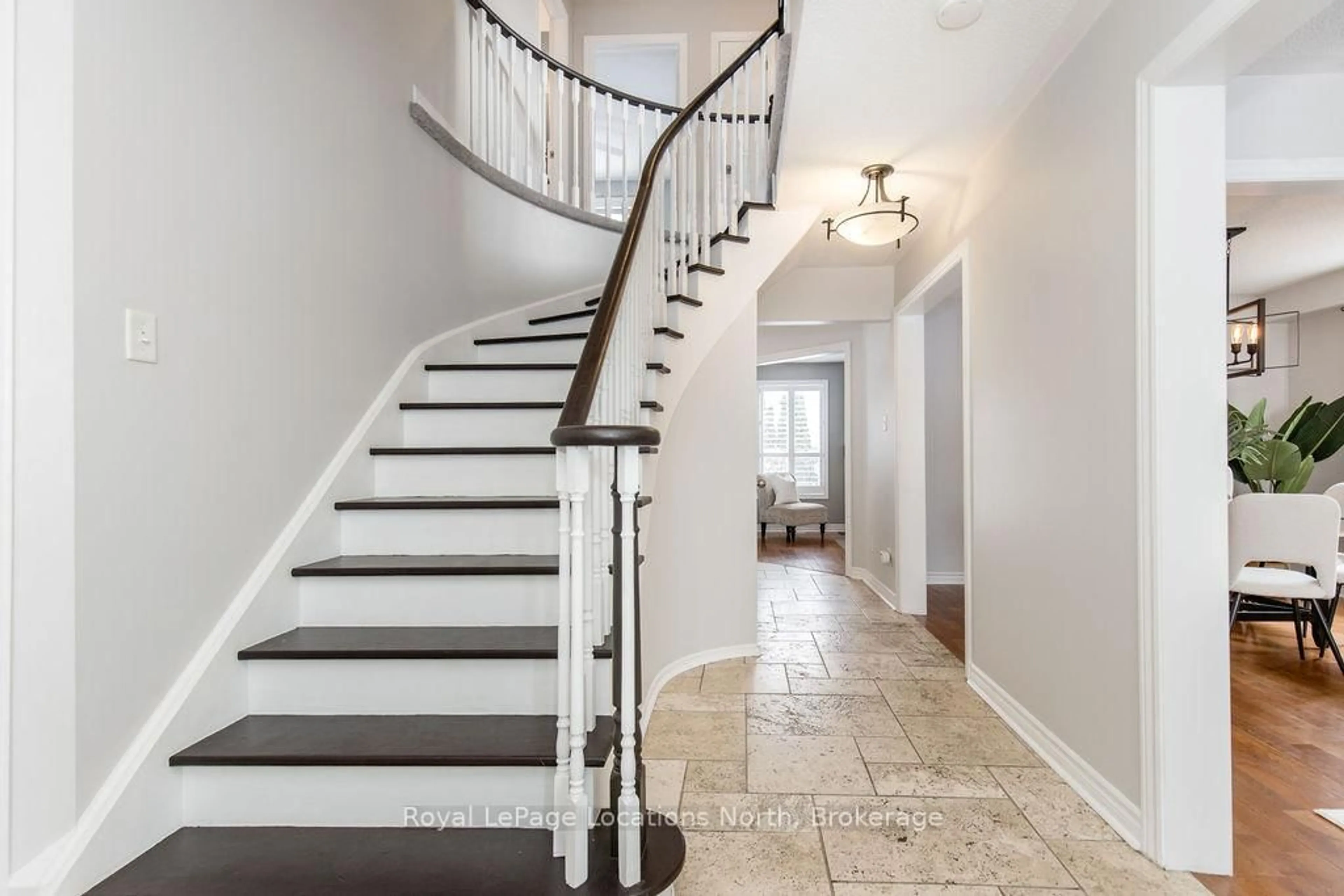 Unknown for 45 Holly Meadow Rd, Barrie Ontario L4N 0E2