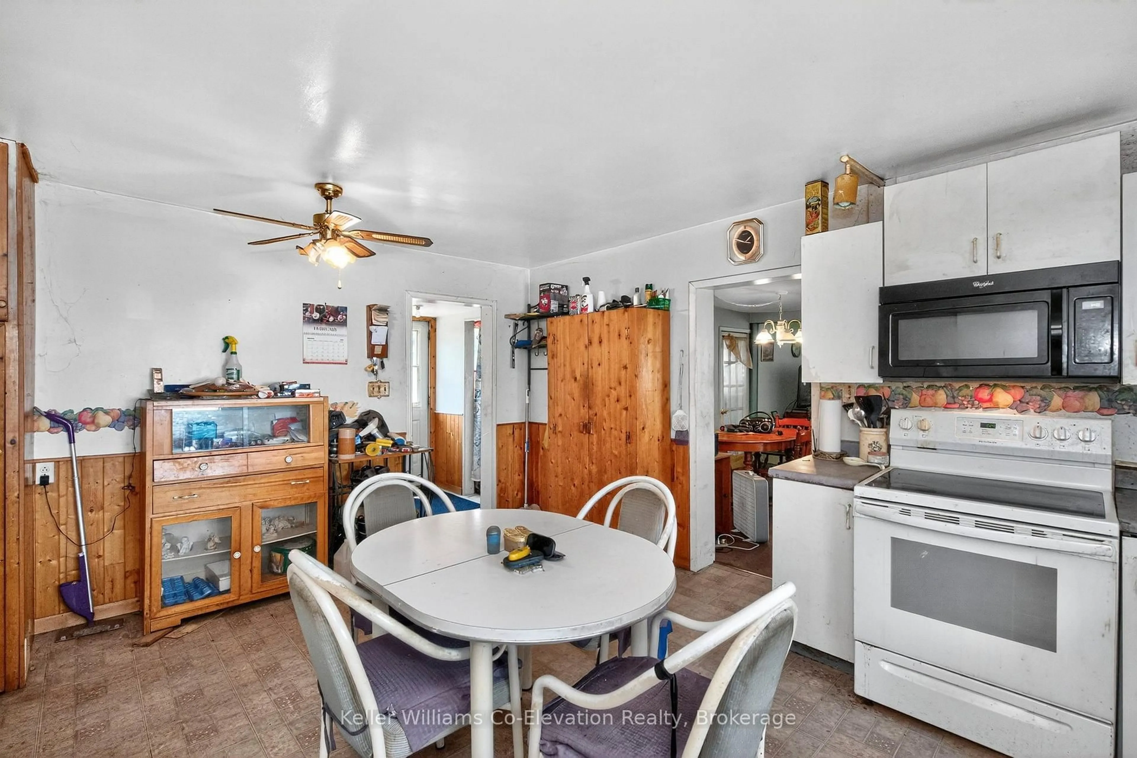 Unknown for 117 Fox St, Penetanguishene Ontario L9M 1E2