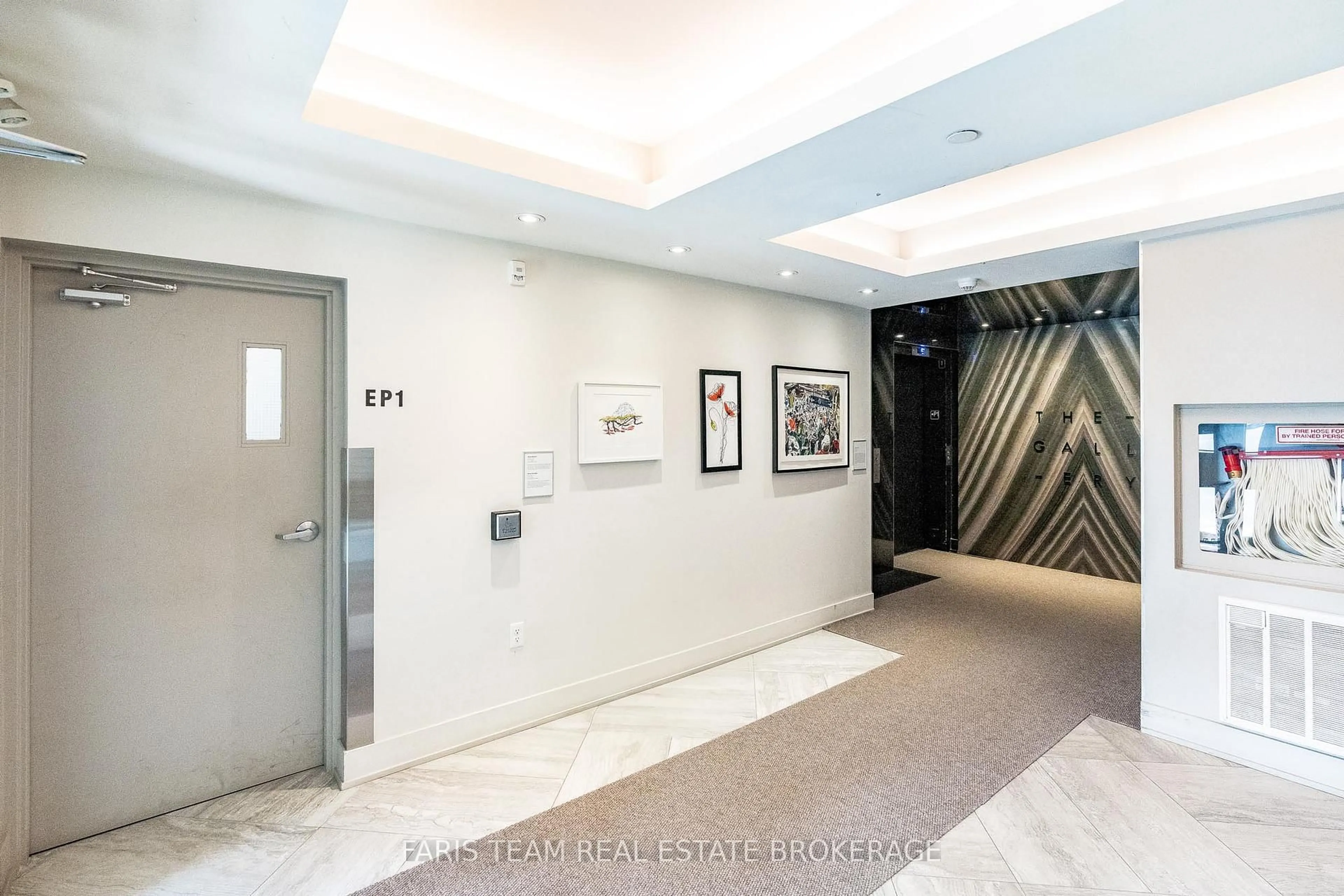 Indoor foyer for 302 Essa Rd #603, Barrie Ontario L9J 0H3