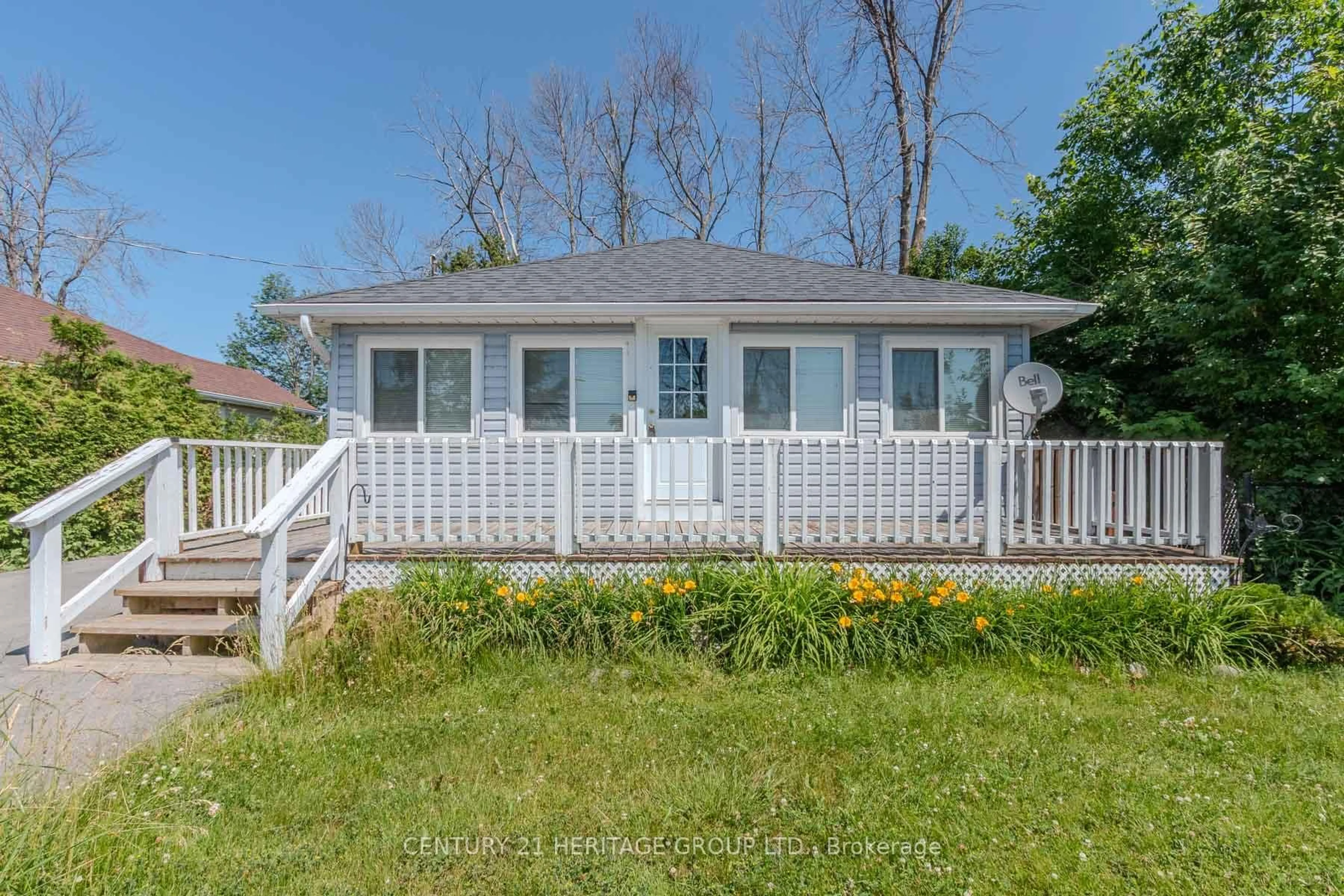 Home with vinyl exterior material, water/lake/river/ocean view for 1253 Ramara Rd, Ramara Ontario L0K 1B0
