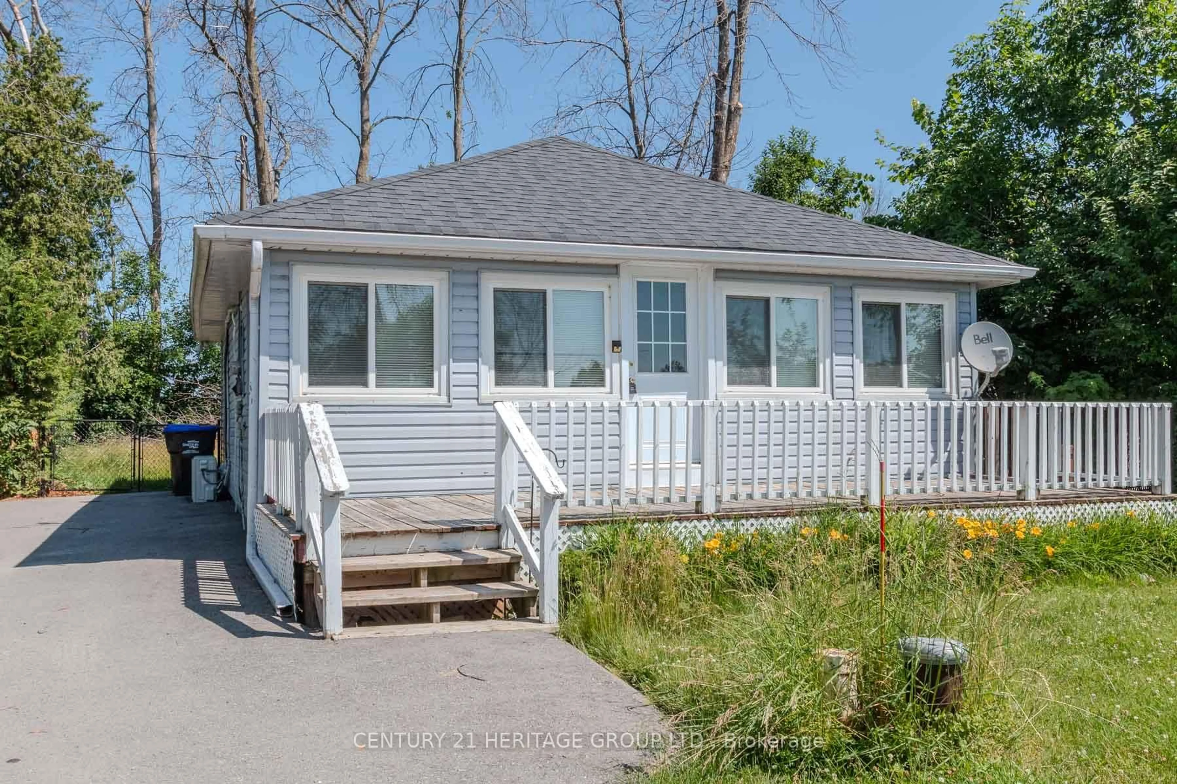 Home with vinyl exterior material, water/lake/river/ocean view for 1253 Ramara Rd, Ramara Ontario L0K 1B0