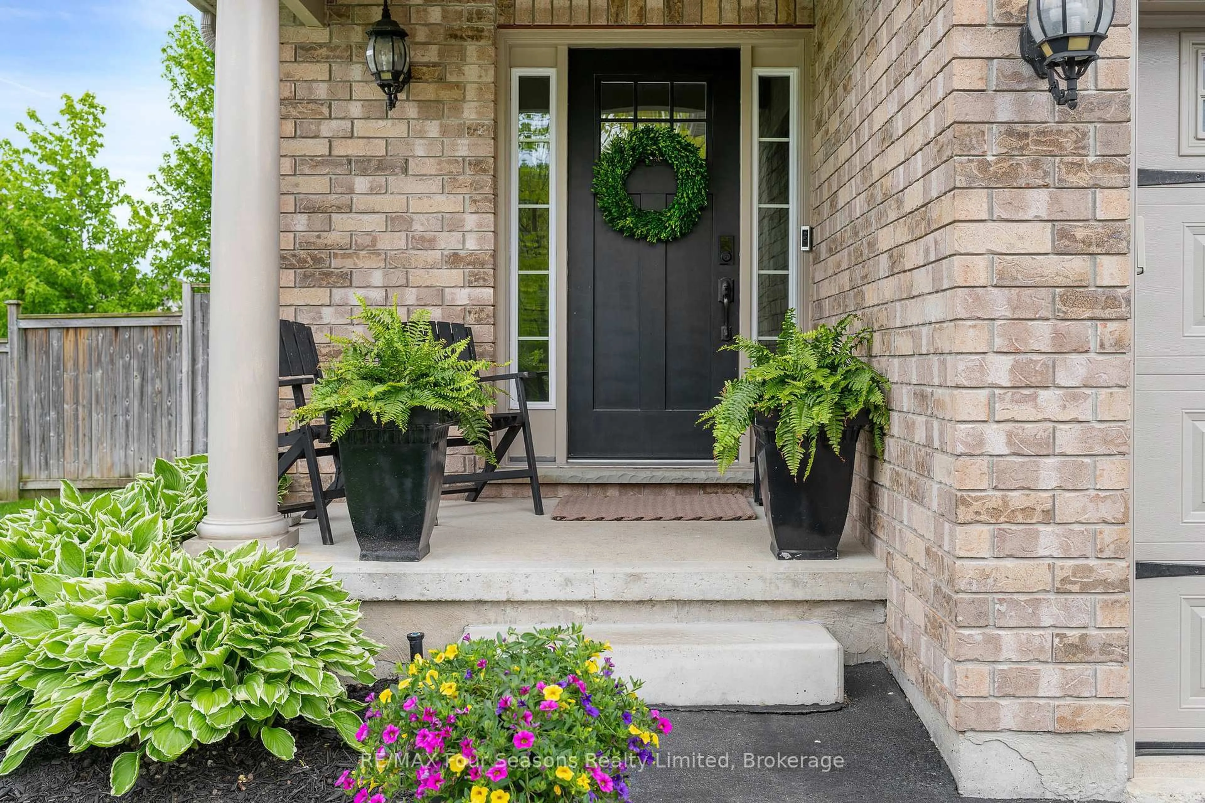 Indoor entryway for 28 Brooke Ave, Collingwood Ontario L9Y 5L2