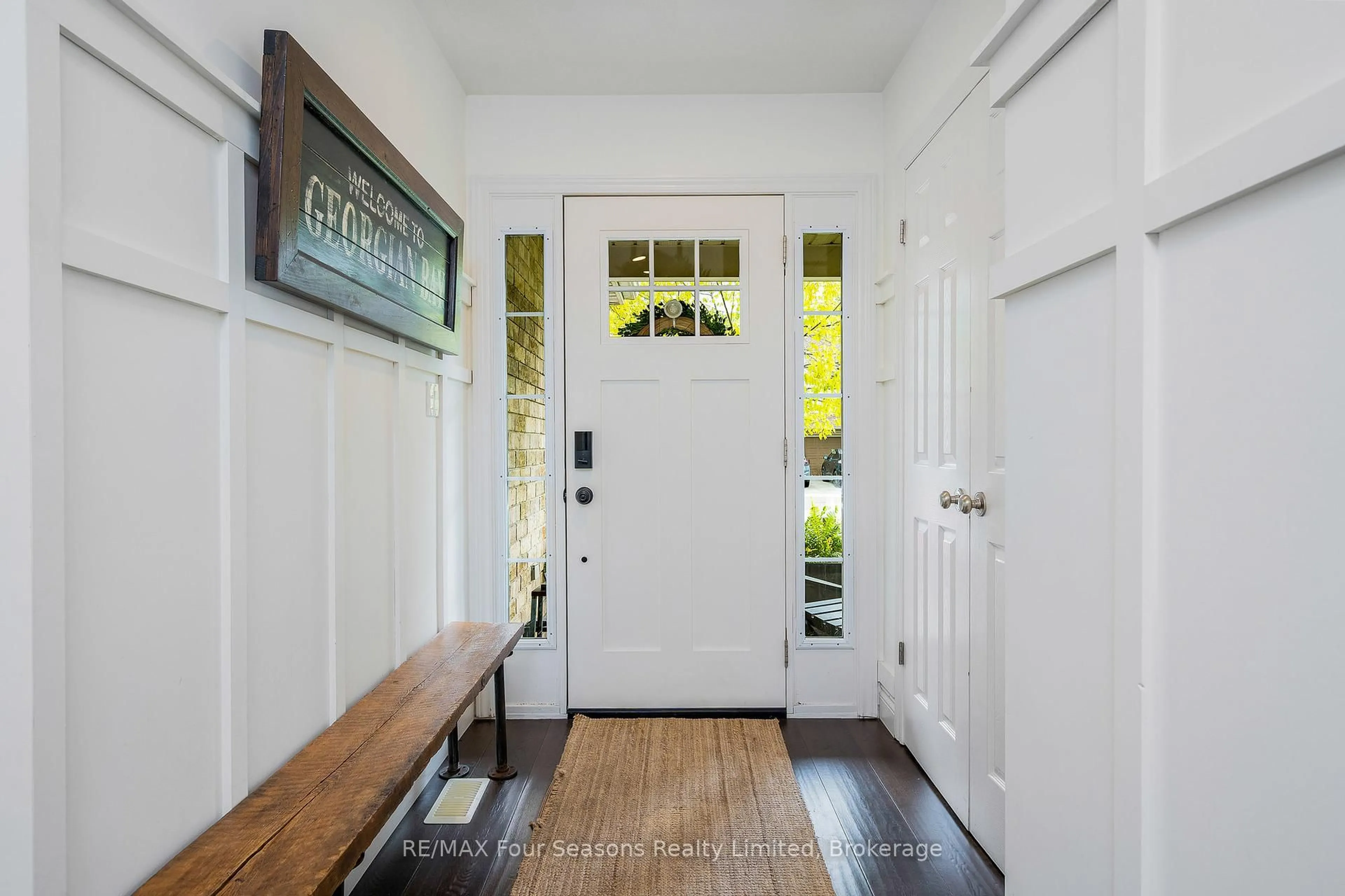 Indoor entryway for 28 Brooke Ave, Collingwood Ontario L9Y 5L2