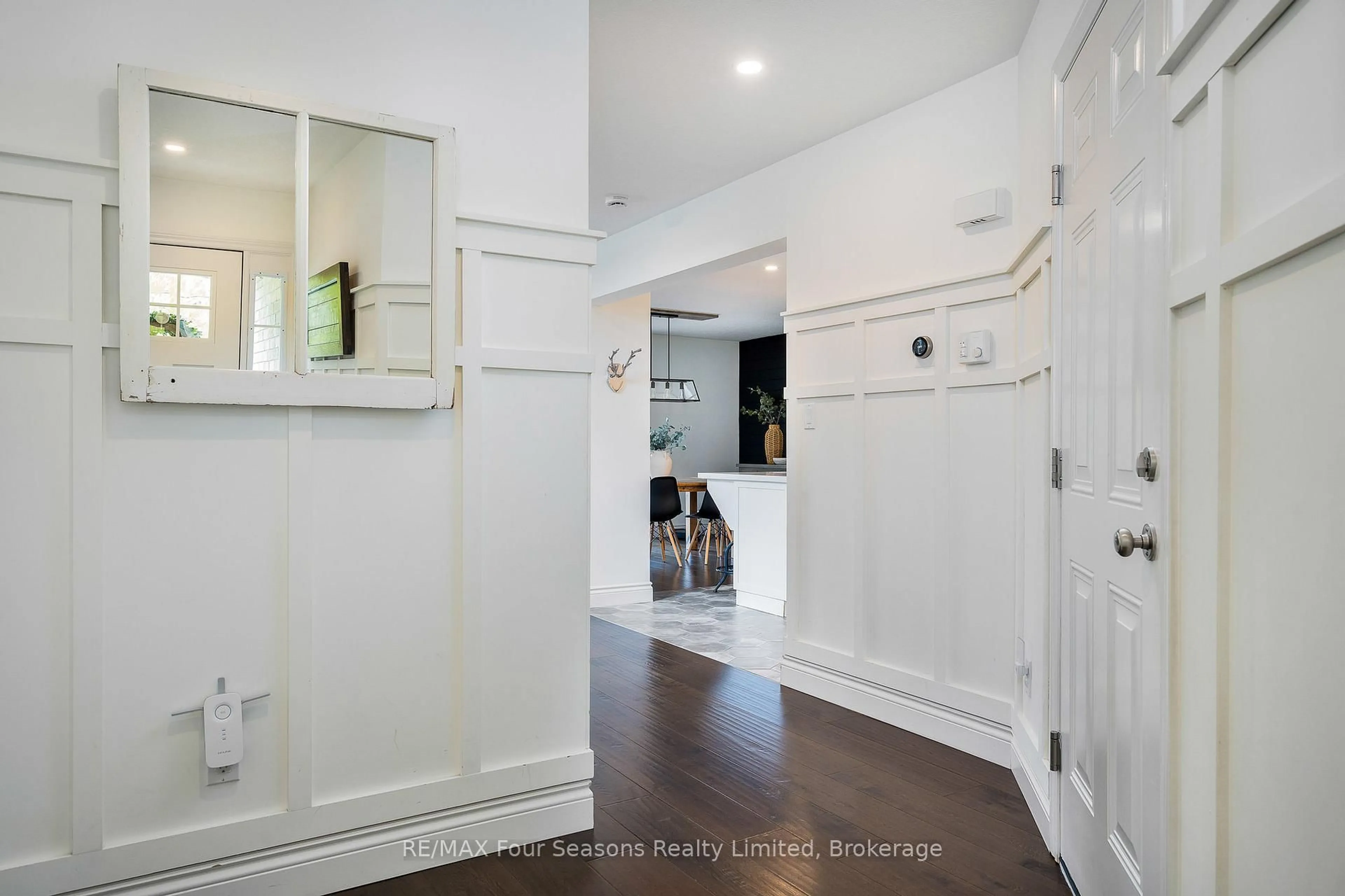 Indoor entryway for 28 Brooke Ave, Collingwood Ontario L9Y 5L2