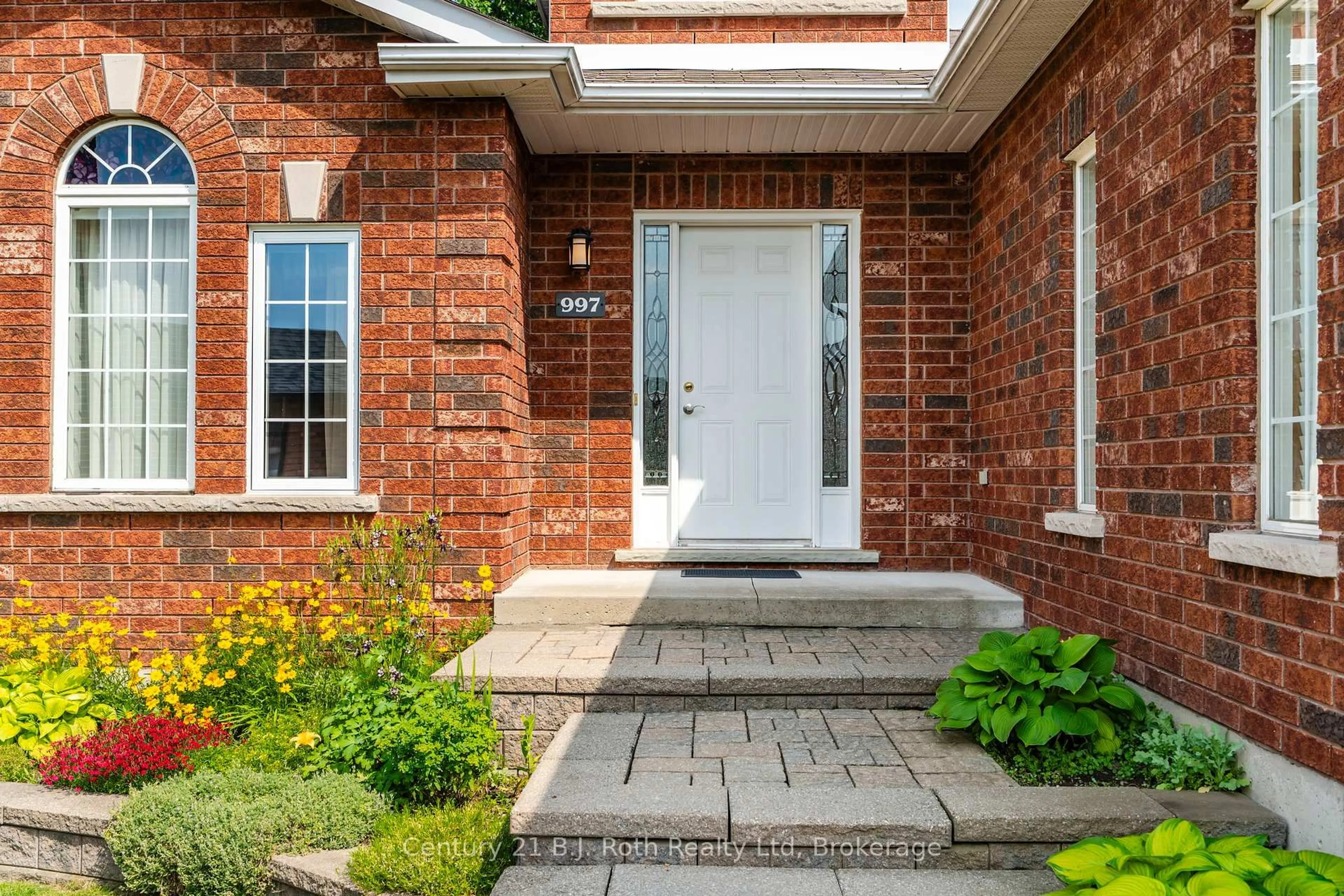 Home with brick exterior material, street for 997 Whitney Cres, Midland Ontario L4R 5N3