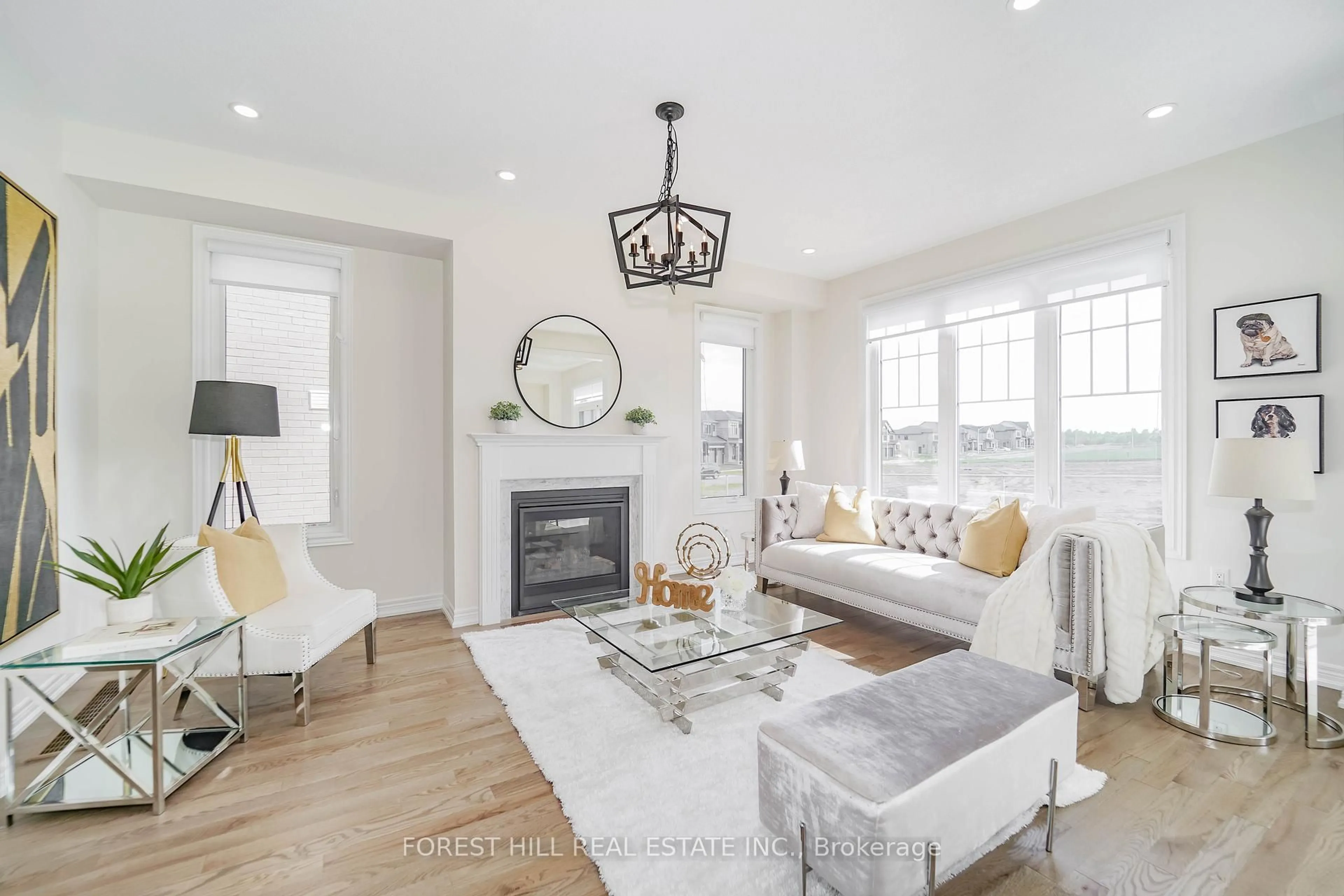 Living room with furniture, unknown for 29 Kingsbury Tr, Barrie Ontario L9J 0W8